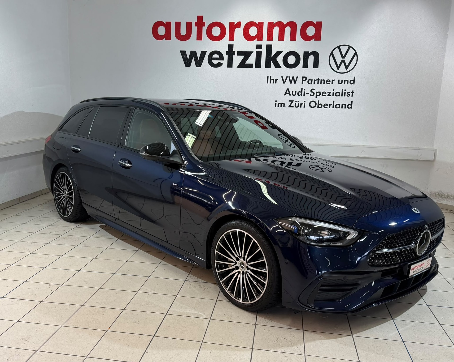 MERCEDES-BENZ C 220 d T 4Matic AMG Line-image-0