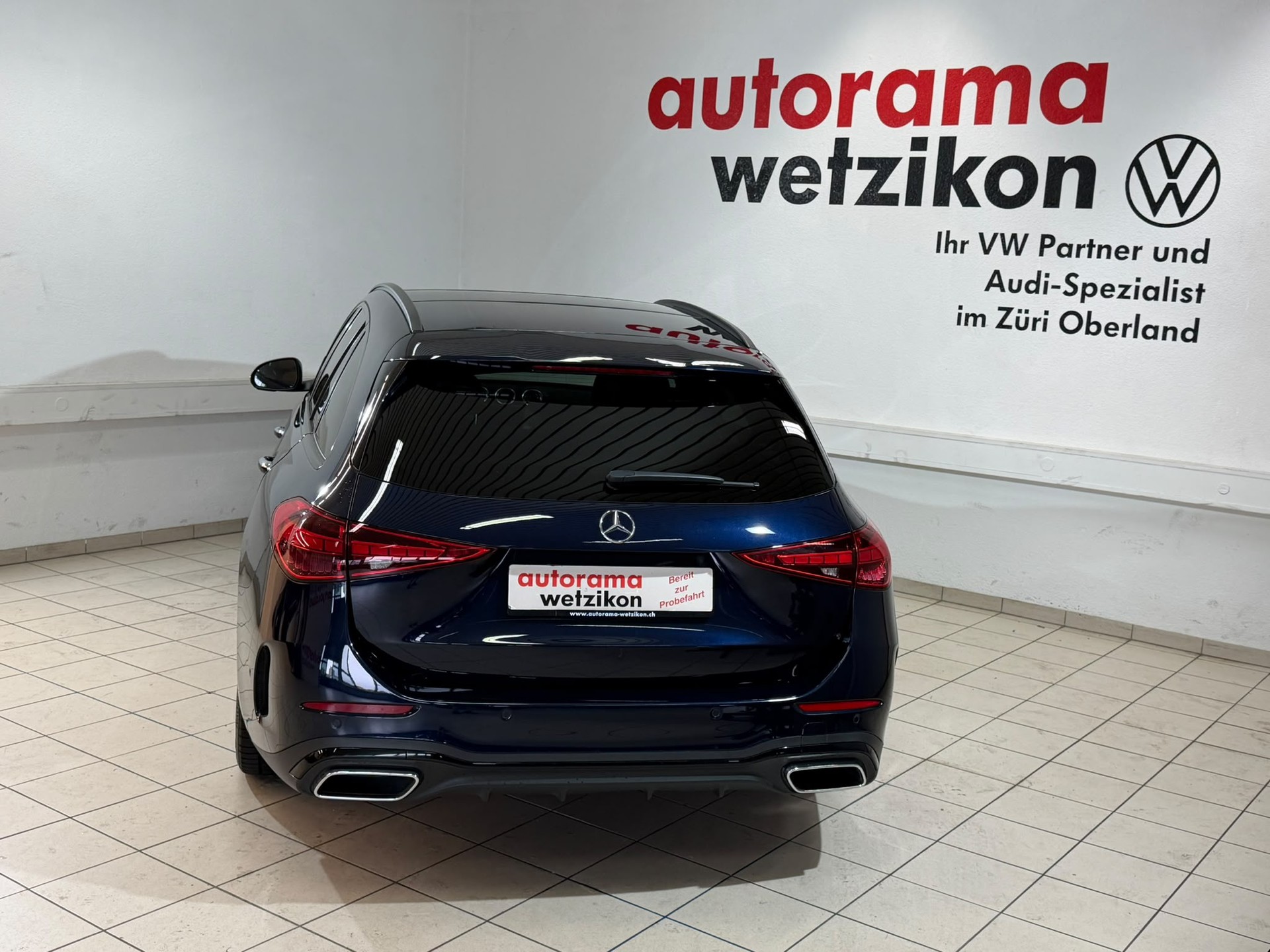 MERCEDES-BENZ C 220 d T 4Matic AMG Line-image-3