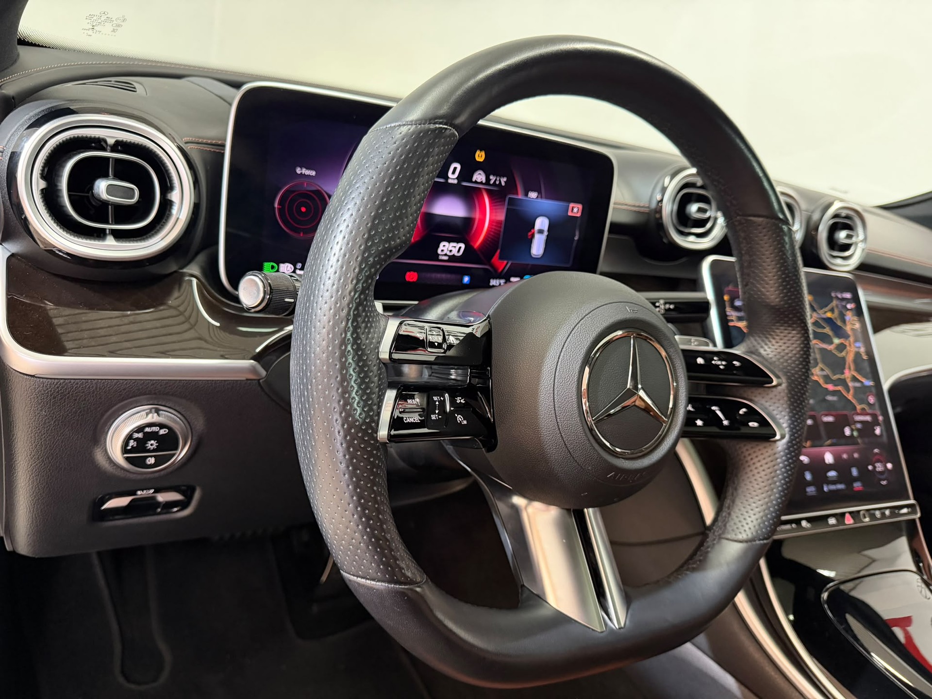 MERCEDES-BENZ C 220 d T 4Matic AMG Line-image-6