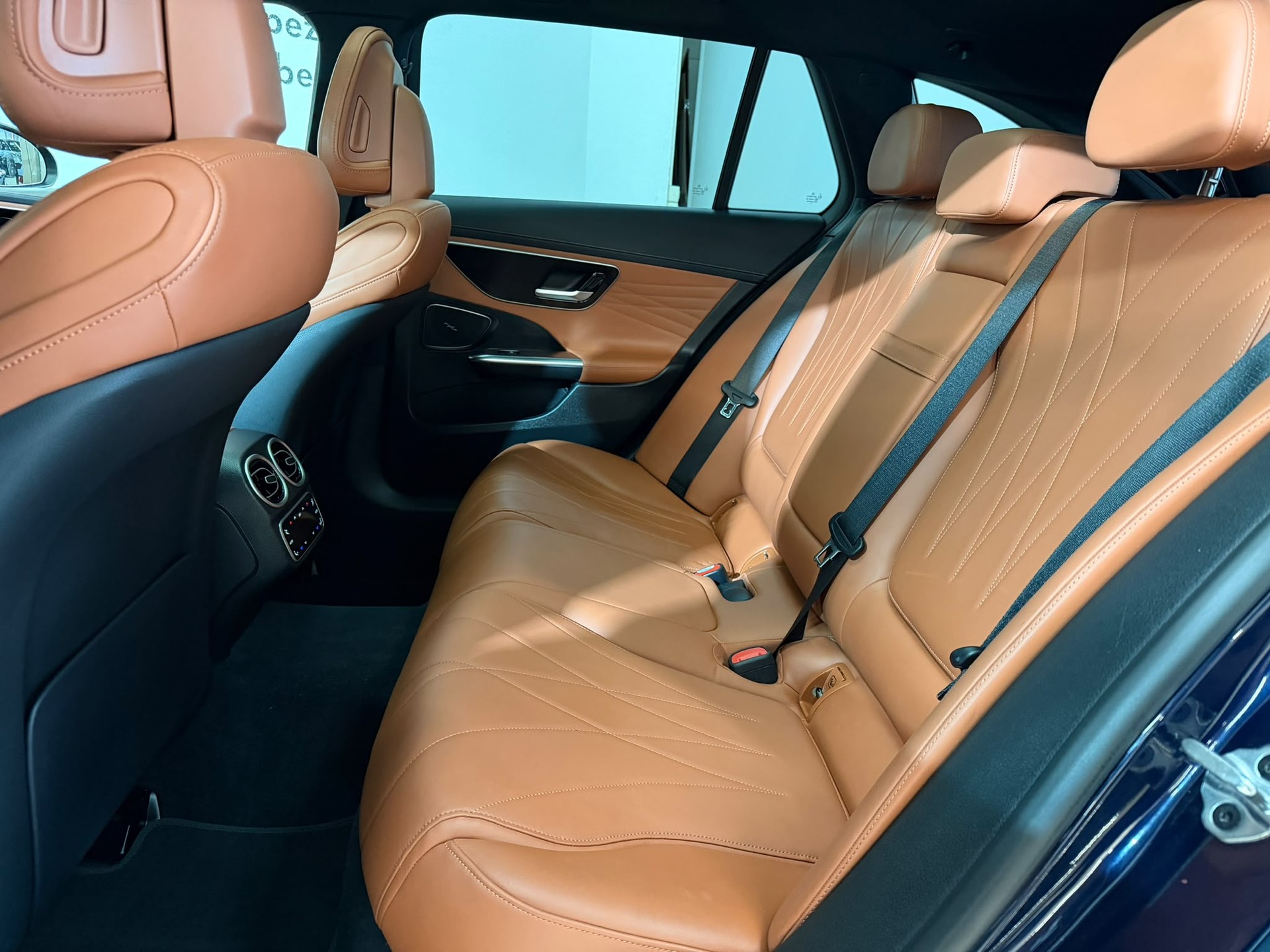 MERCEDES-BENZ C 220 d T 4Matic AMG Line-image-7