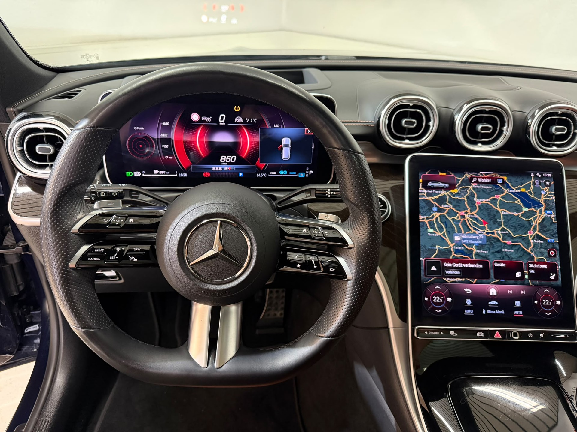 MERCEDES-BENZ C 220 d T 4Matic AMG Line-image-9