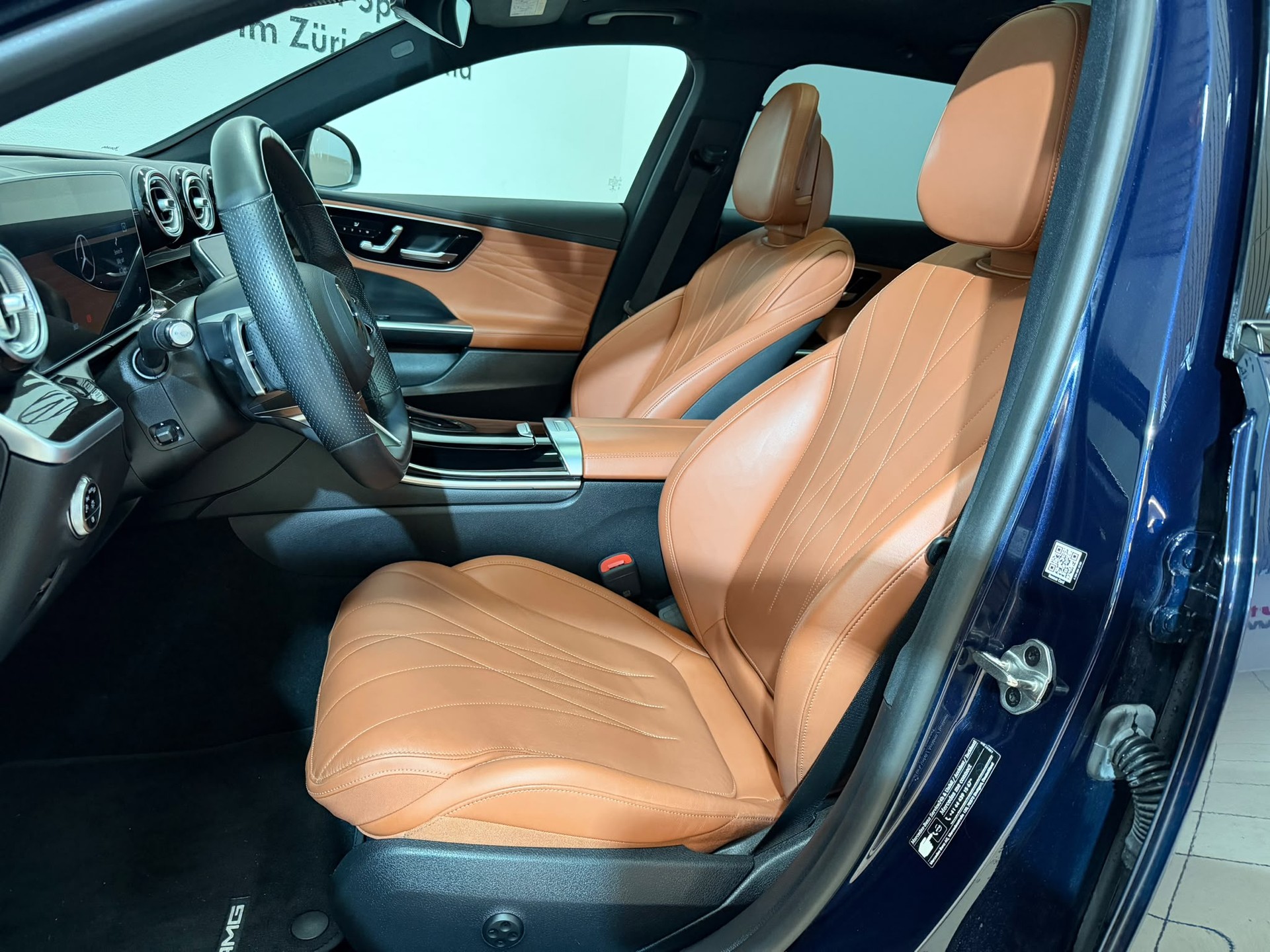 MERCEDES-BENZ C 220 d T 4Matic AMG Line-image-5