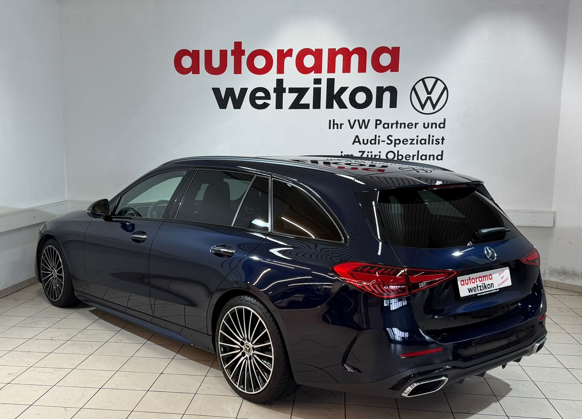 MERCEDES-BENZ C 220 d T 4Matic AMG Line-image-2