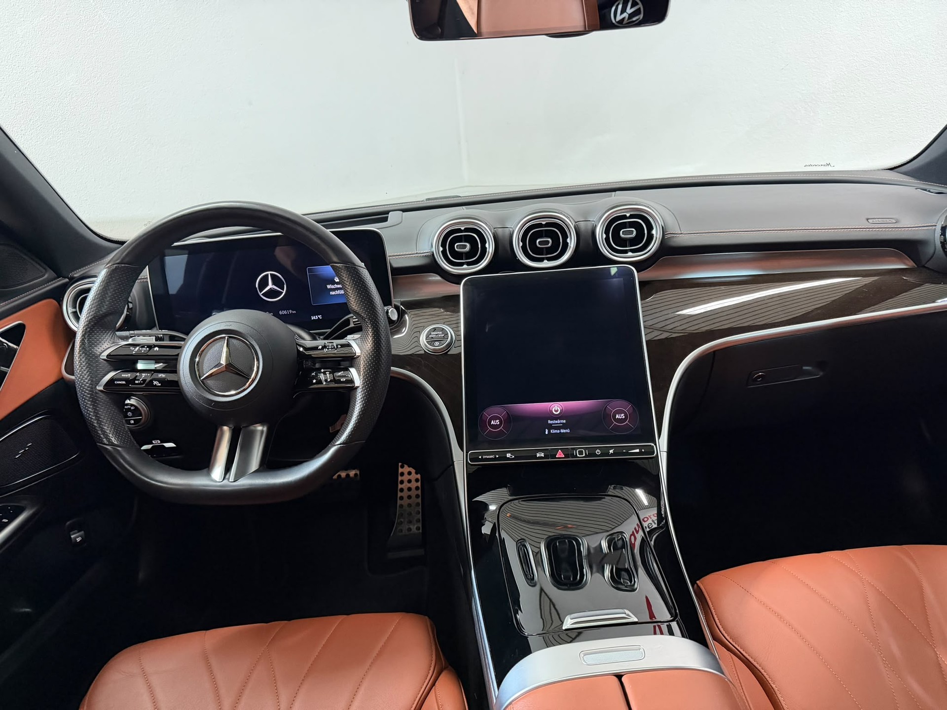 MERCEDES-BENZ C 220 d T 4Matic AMG Line-image-10