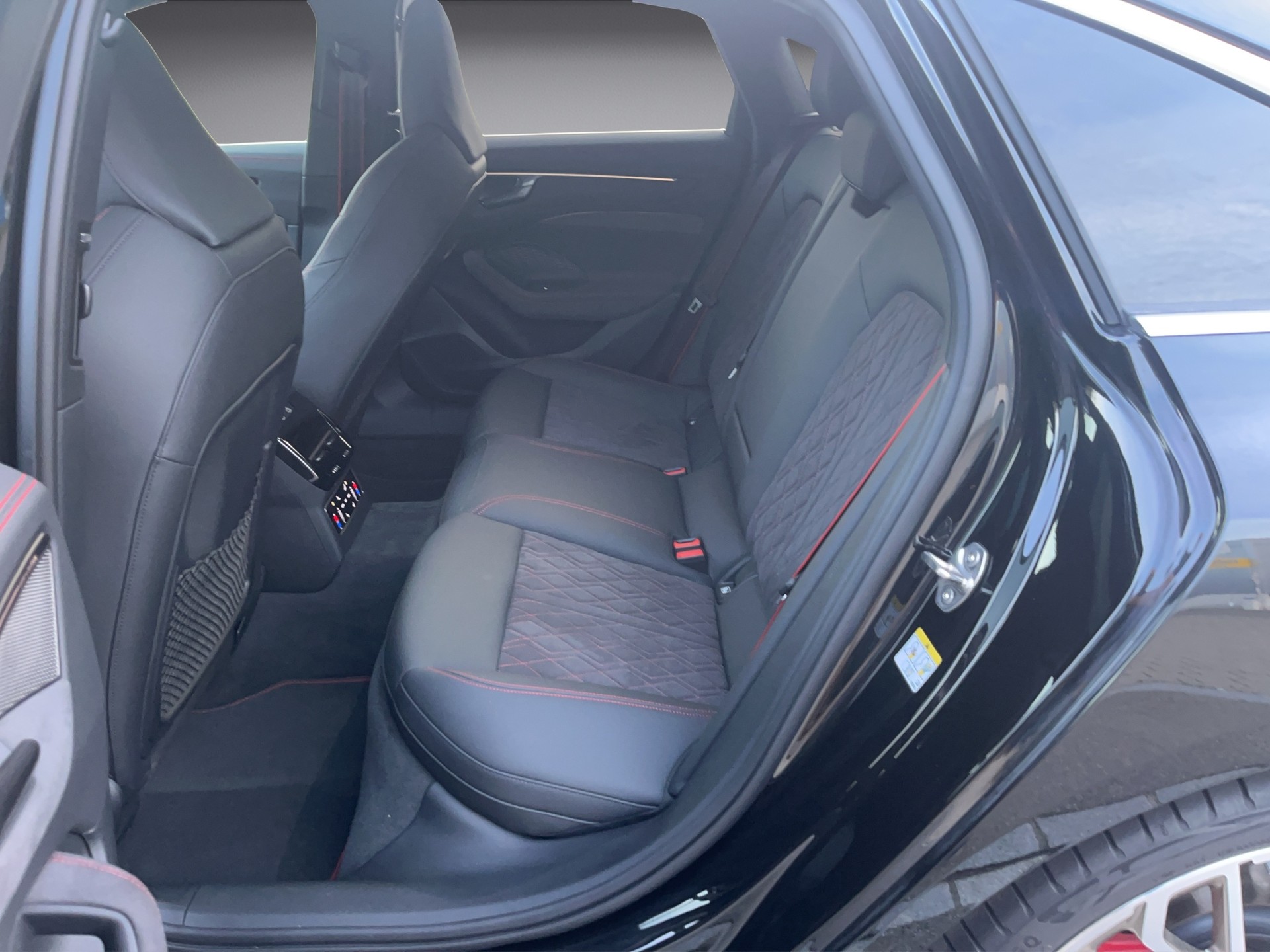AUDI A6 Limousine TFSI quattro 270 kW S tronic, *Luftfederung, Allradlenkung, Panodach, 360°Kameras, 5 Jahre Garantie*-image-10