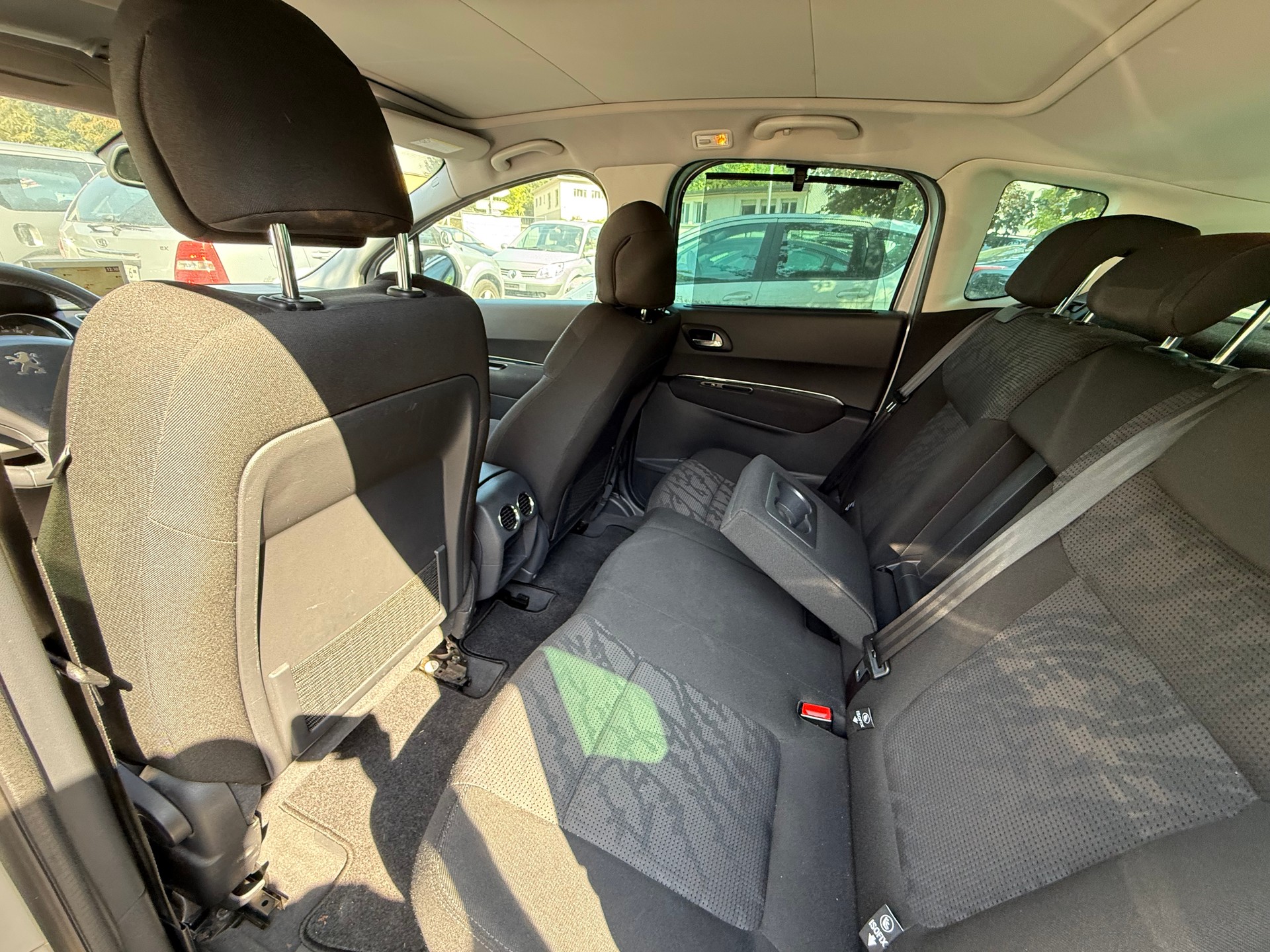 PEUGEOT 3008 1.6 16V T Sport Pack-image-8