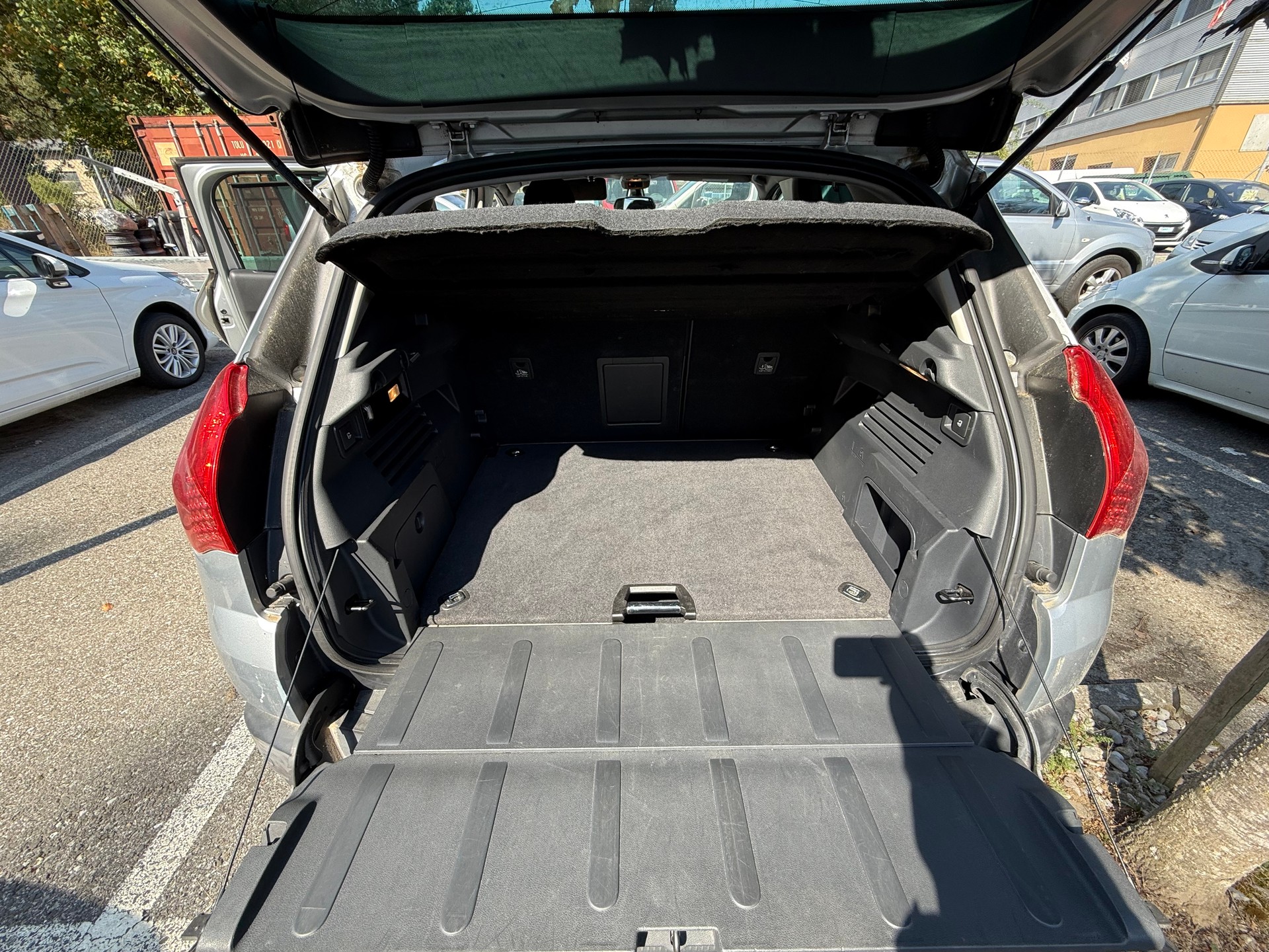 PEUGEOT 3008 1.6 16V T Sport Pack-image-9
