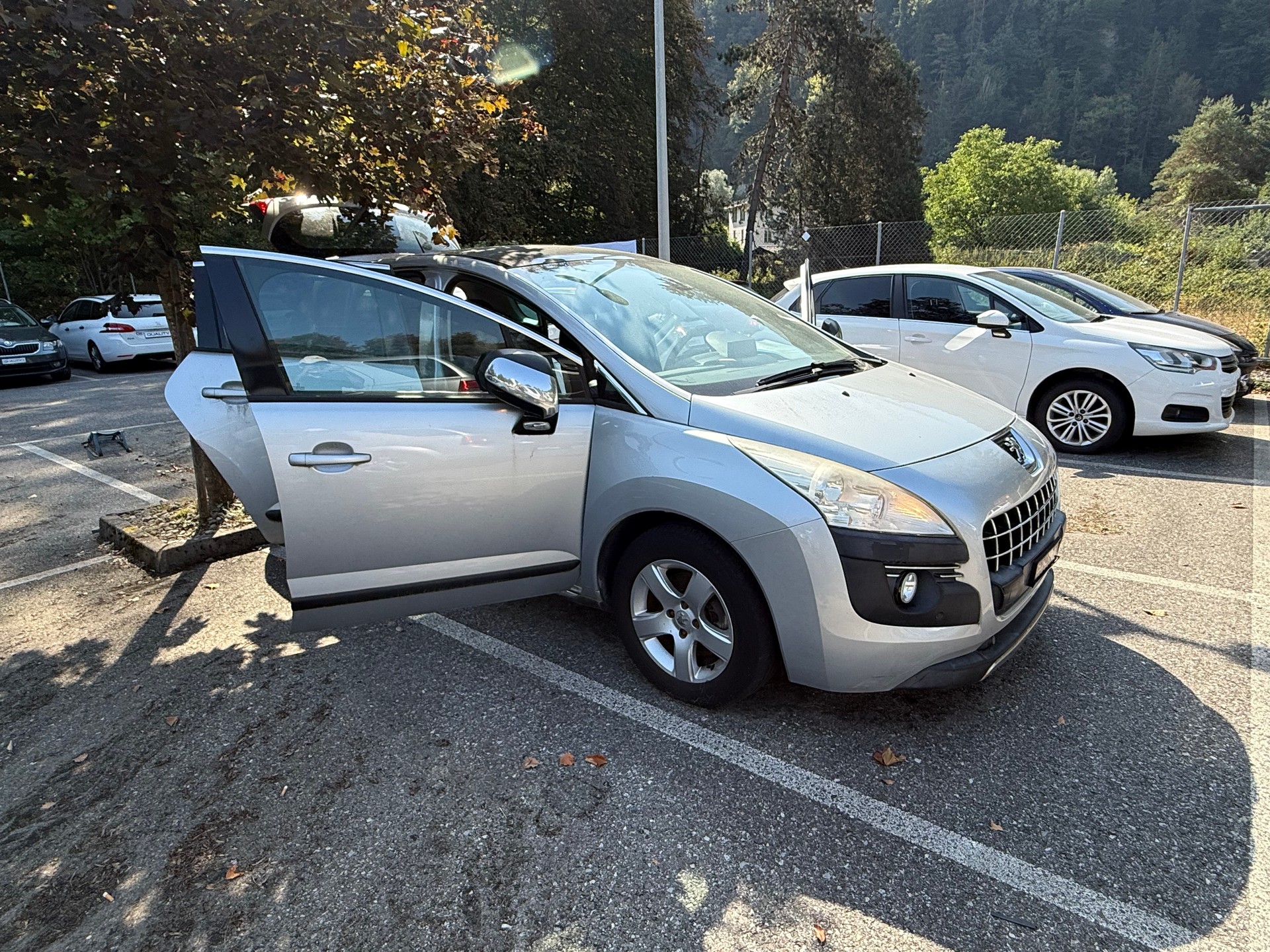 PEUGEOT 3008 1.6 16V T Sport Pack-image-6