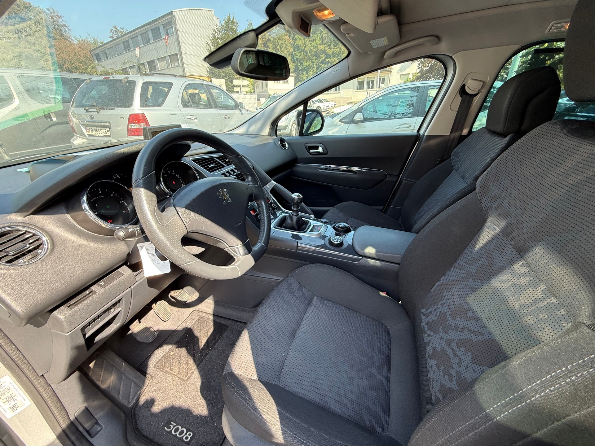 PEUGEOT 3008 1.6 16V T Sport Pack-image-7