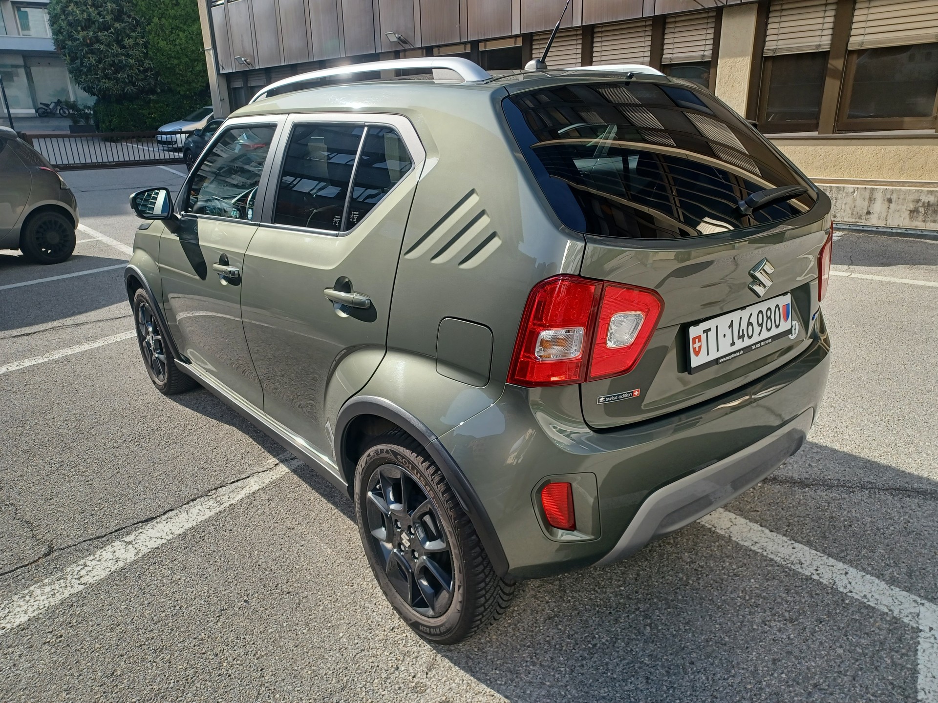 SUZUKI 1.2 Compact Top Hybrid-image-3