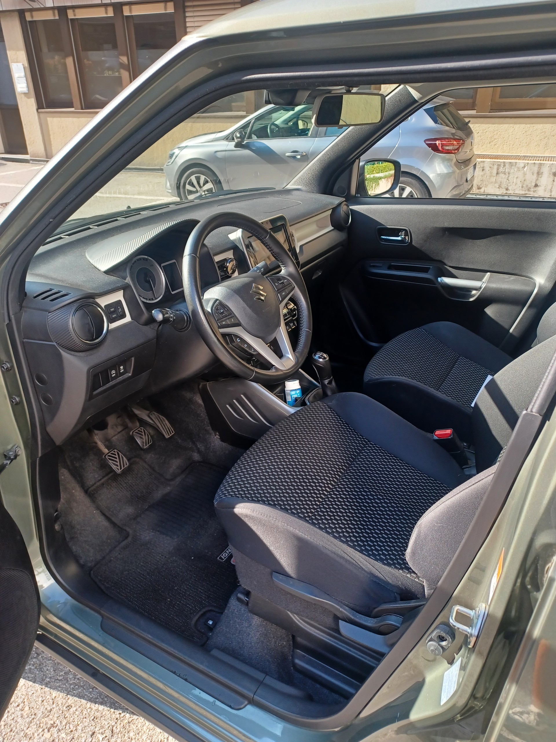 SUZUKI 1.2 Compact Top Hybrid-image-4