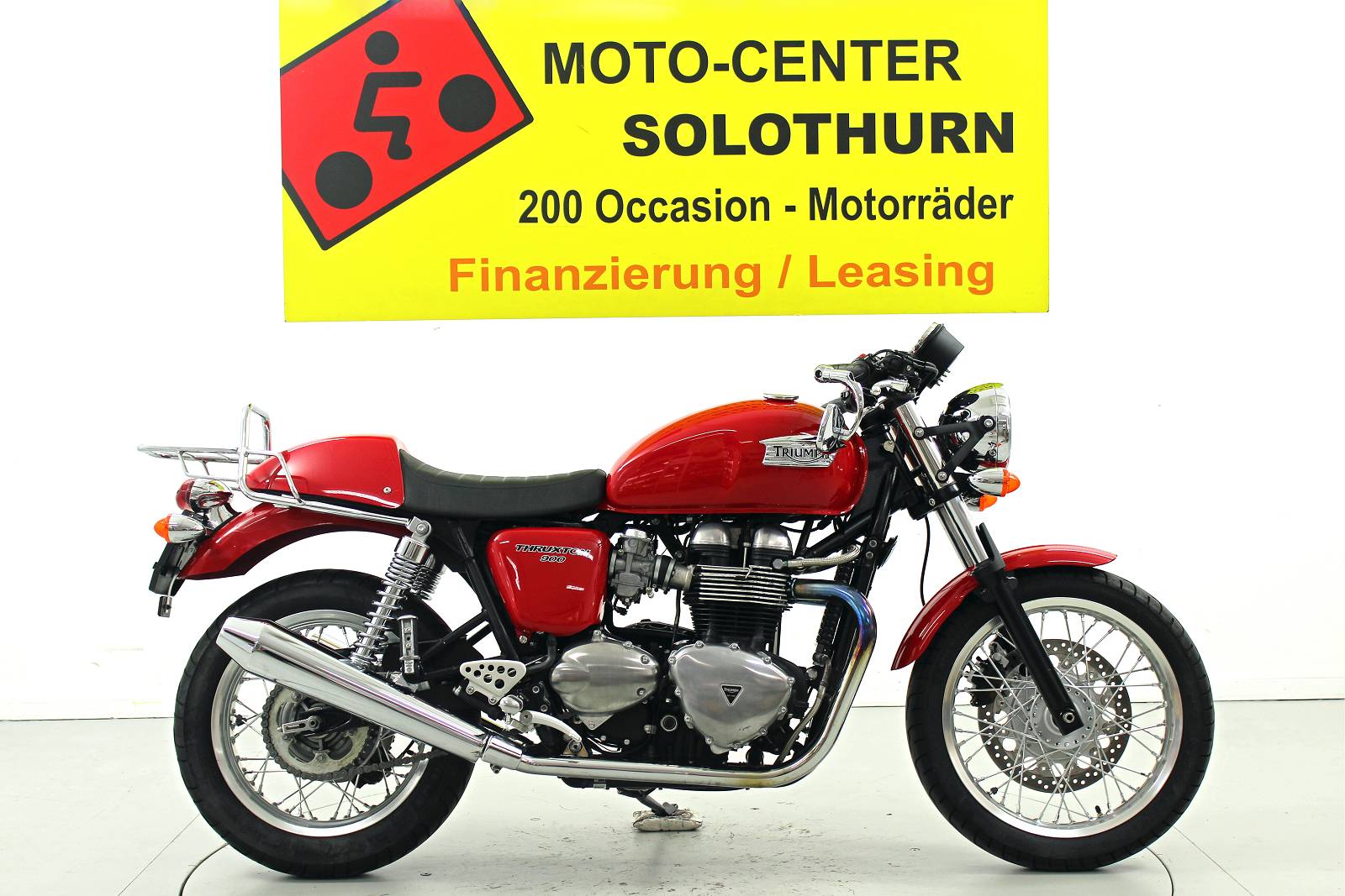 TRIUMPH Thruxton