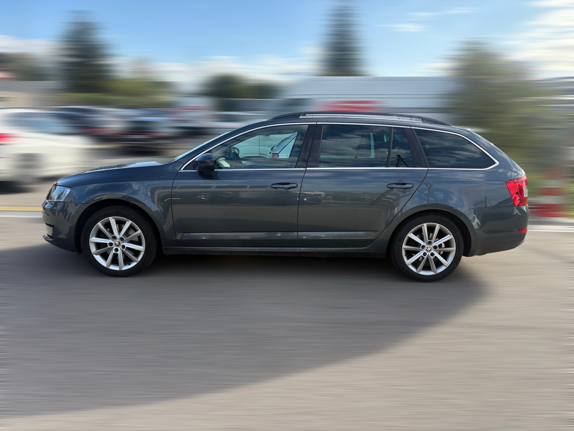 SKODA Octavia Combi 1.8 TSI Elegance-image-1