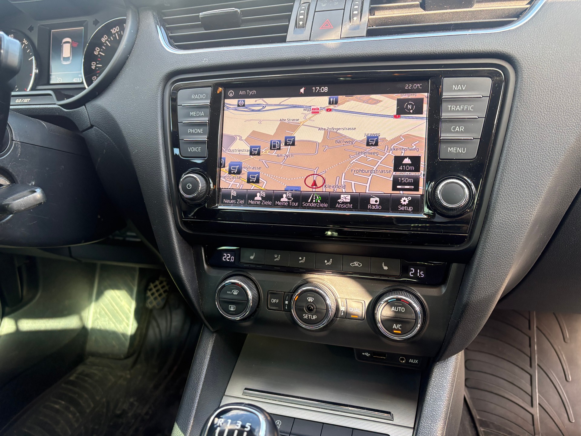 SKODA Octavia Combi 1.8 TSI Elegance-image-4