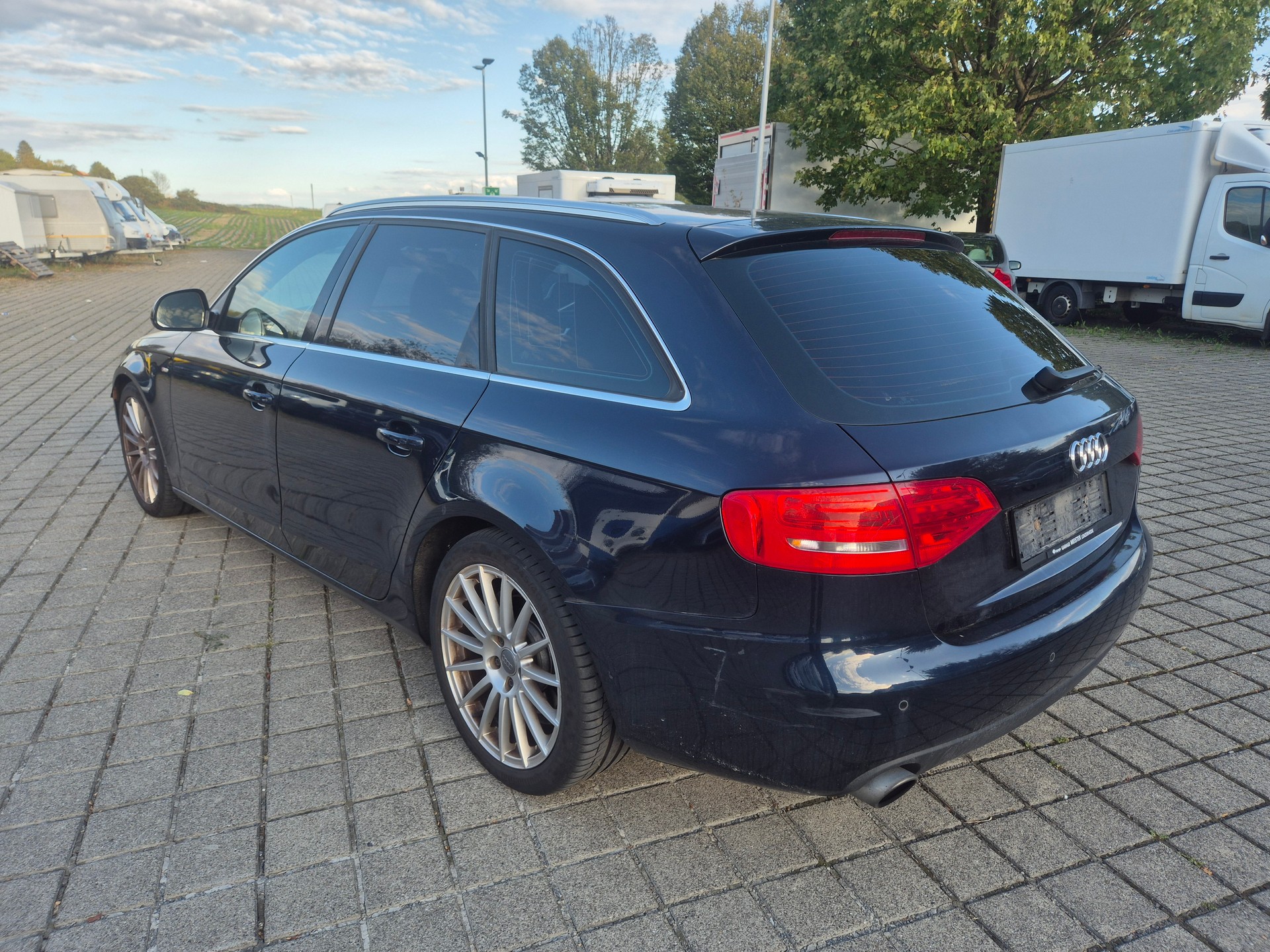 AUDI A4 Avant 2.0 TFSI quattro-image-6