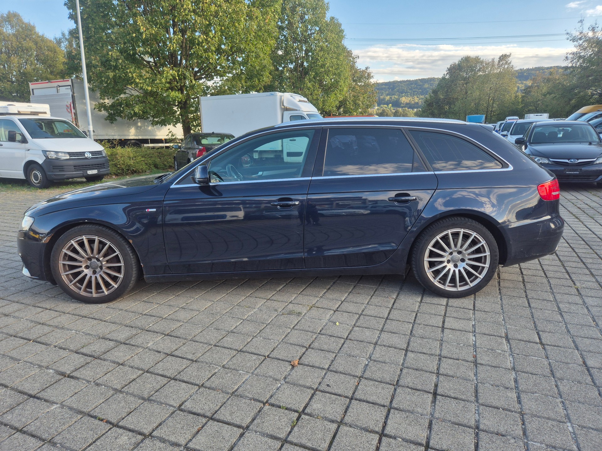 AUDI A4 Avant 2.0 TFSI quattro-image-3