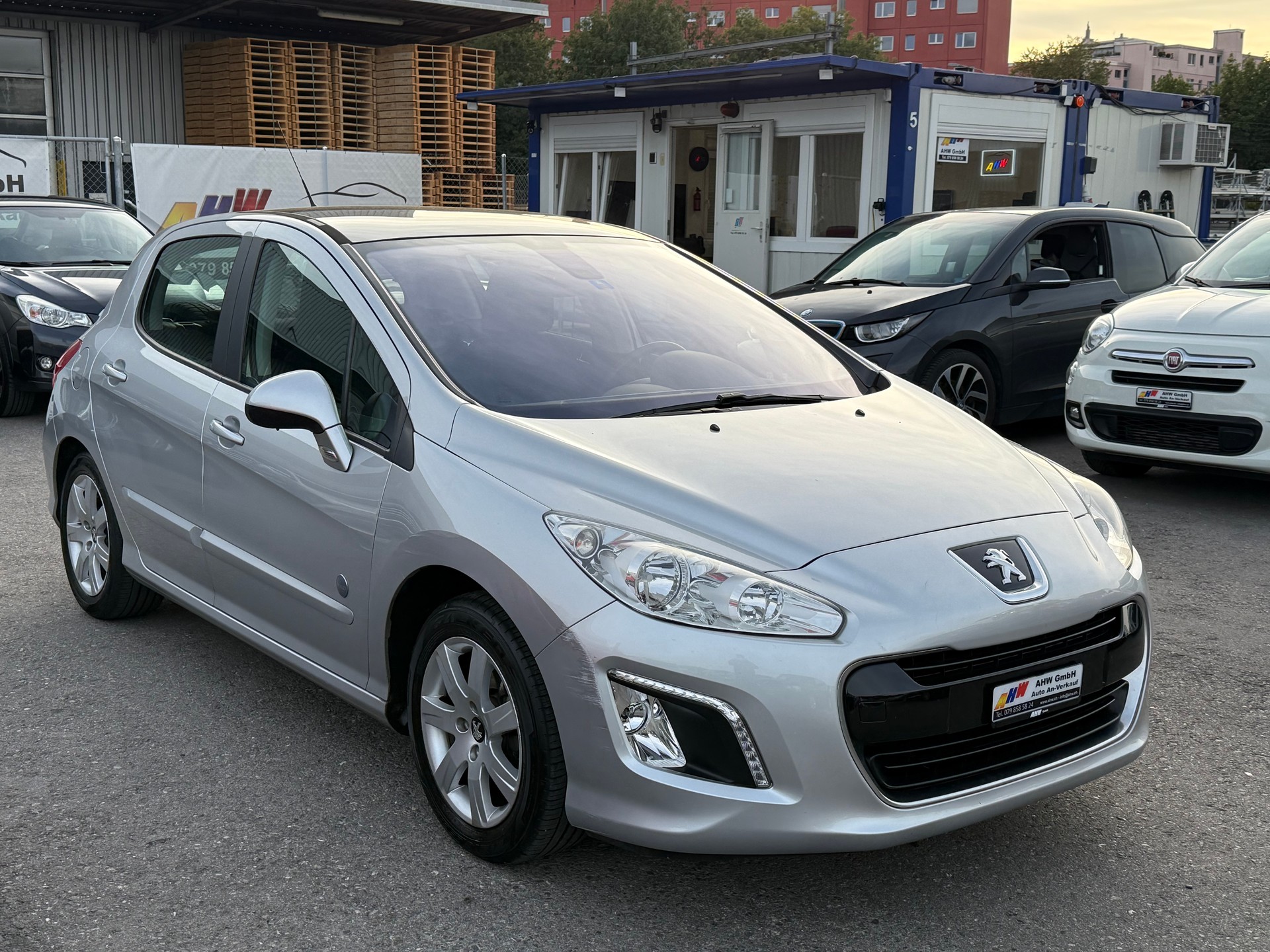 PEUGEOT 308 1.6 16V VTI Active / Frisch ab MFK / 8-fach bereift / TOP ZUSTAND / PDC / Panoramadach / Klimaautomatik-image-2
