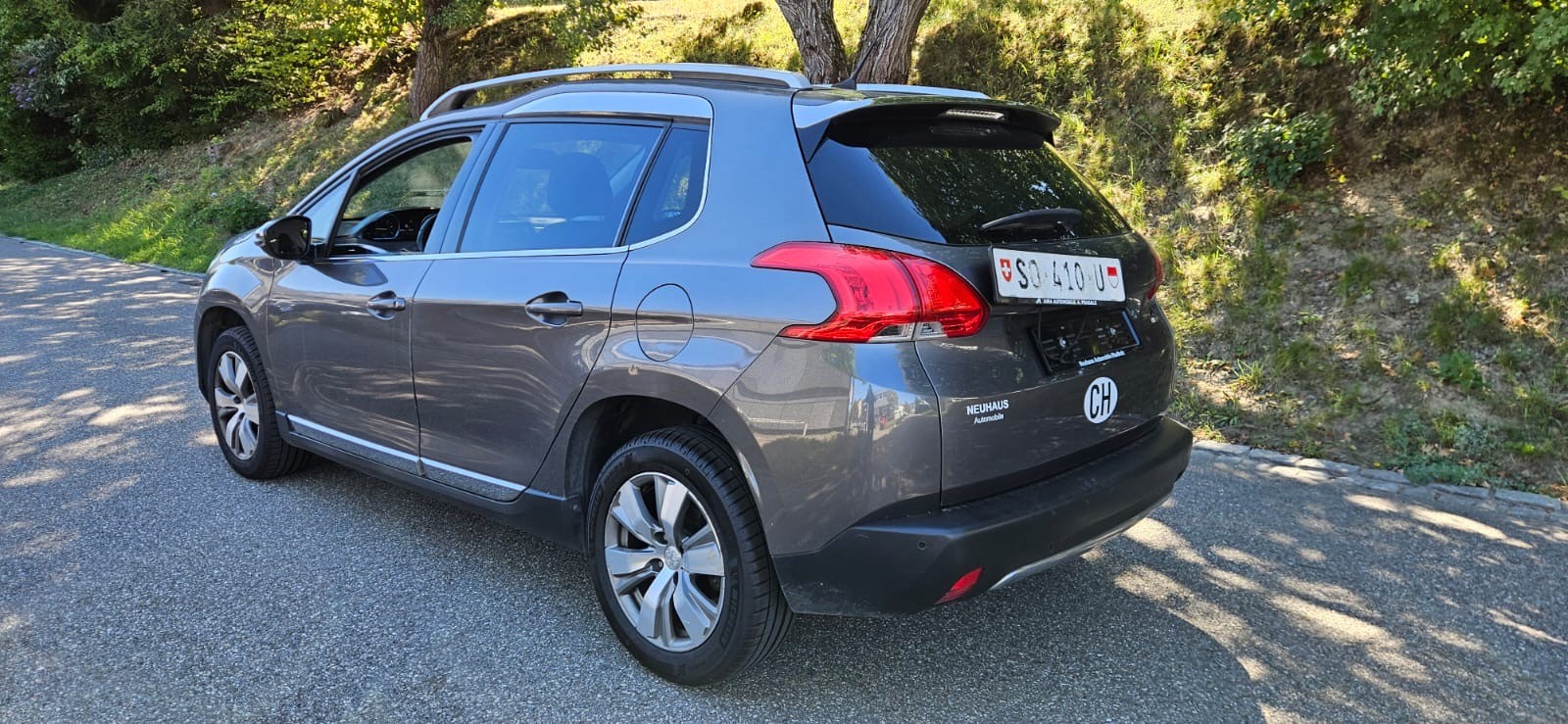 PEUGEOT 2008 1.6 e-HDi Allure EGS6-image-2