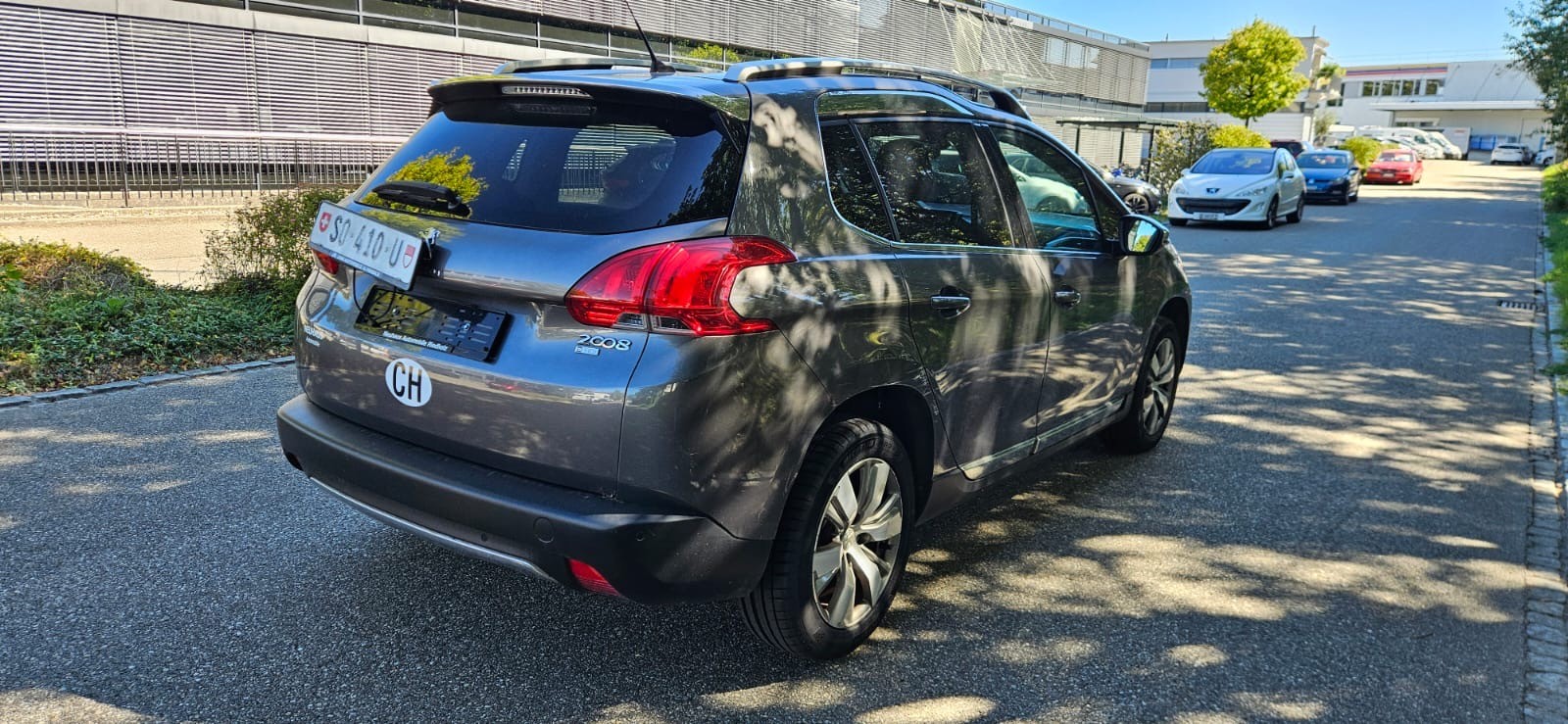 PEUGEOT 2008 1.6 e-HDi Allure EGS6-image-5