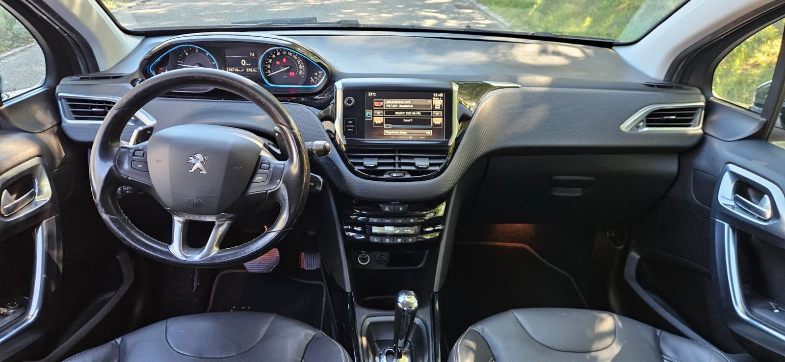 PEUGEOT 2008 1.6 e-HDi Allure EGS6-image-1