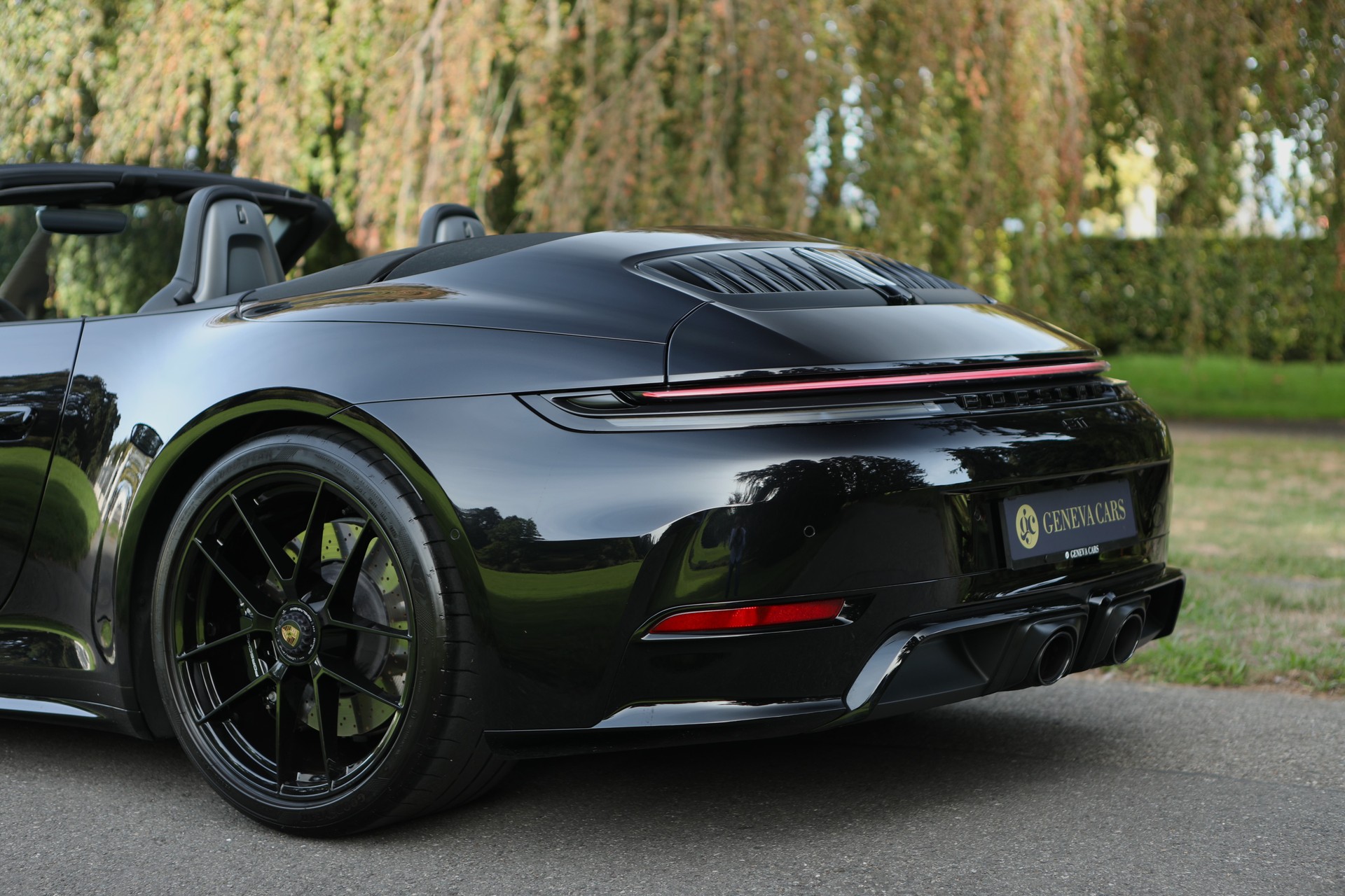 PORSCHE 911 Carrera 4 Cabriolet GTS PDK-image-4