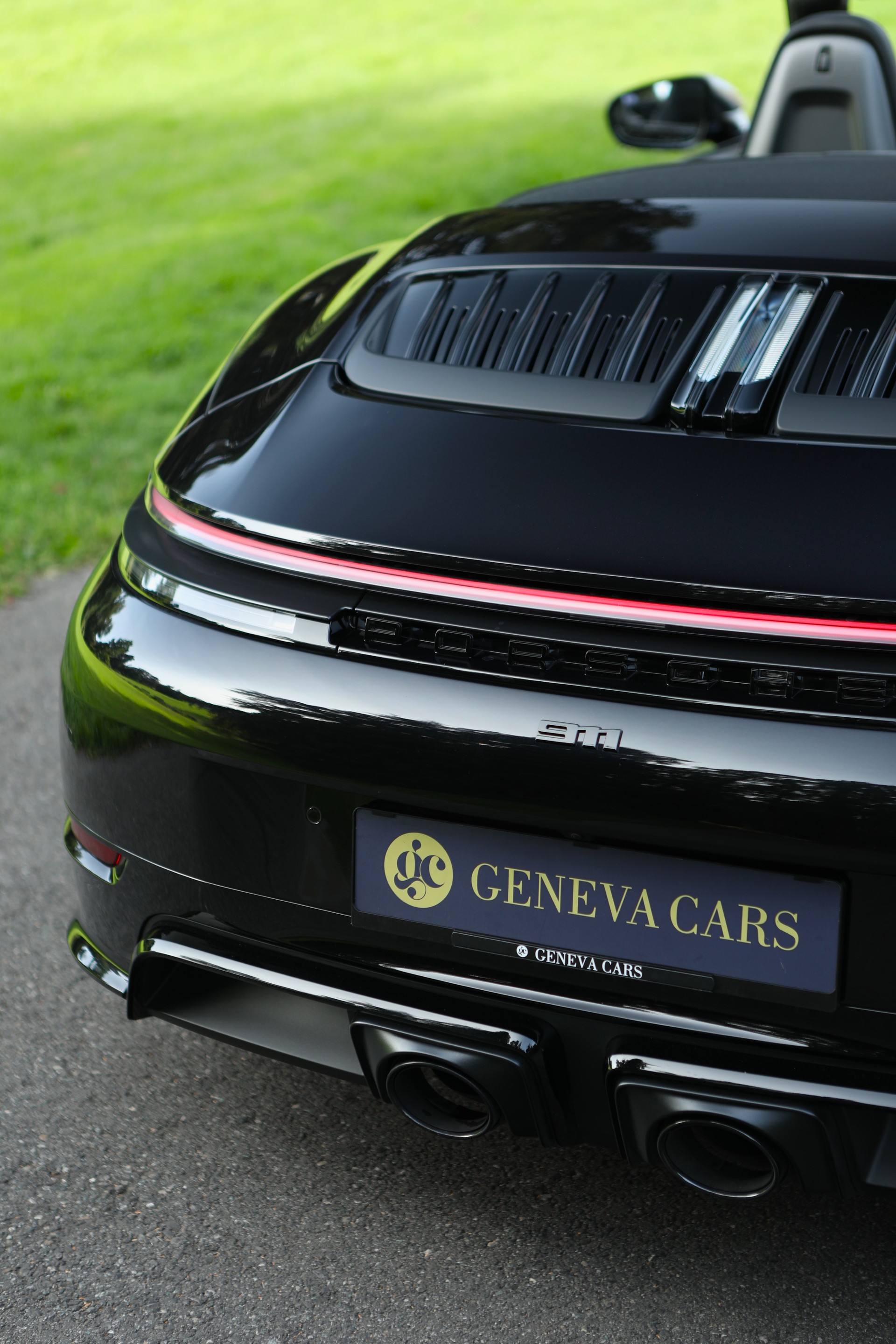 PORSCHE 911 Carrera 4 Cabriolet GTS PDK-image-6