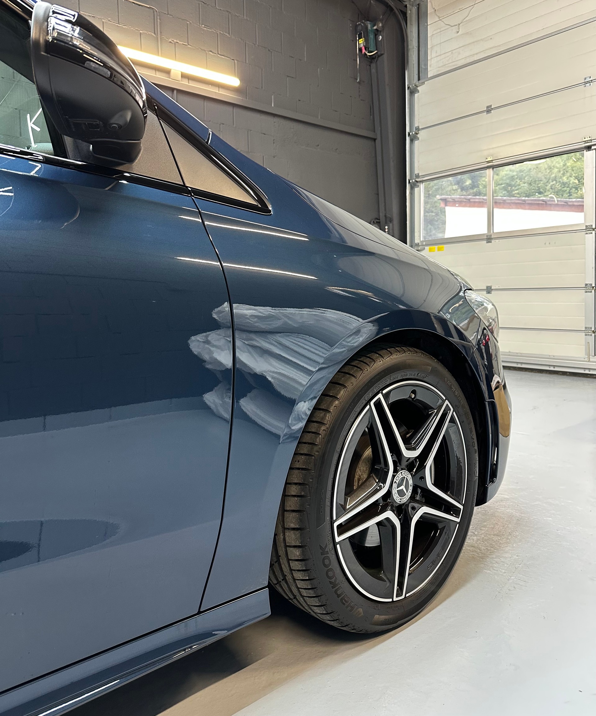 MERCEDES-BENZ B 200 AMG Line 7G-DCT // Carbone // Burmester // VĂ©hicule🇨đź‡Service gratuit // Leasing dès 420.- // Garantie-image-3