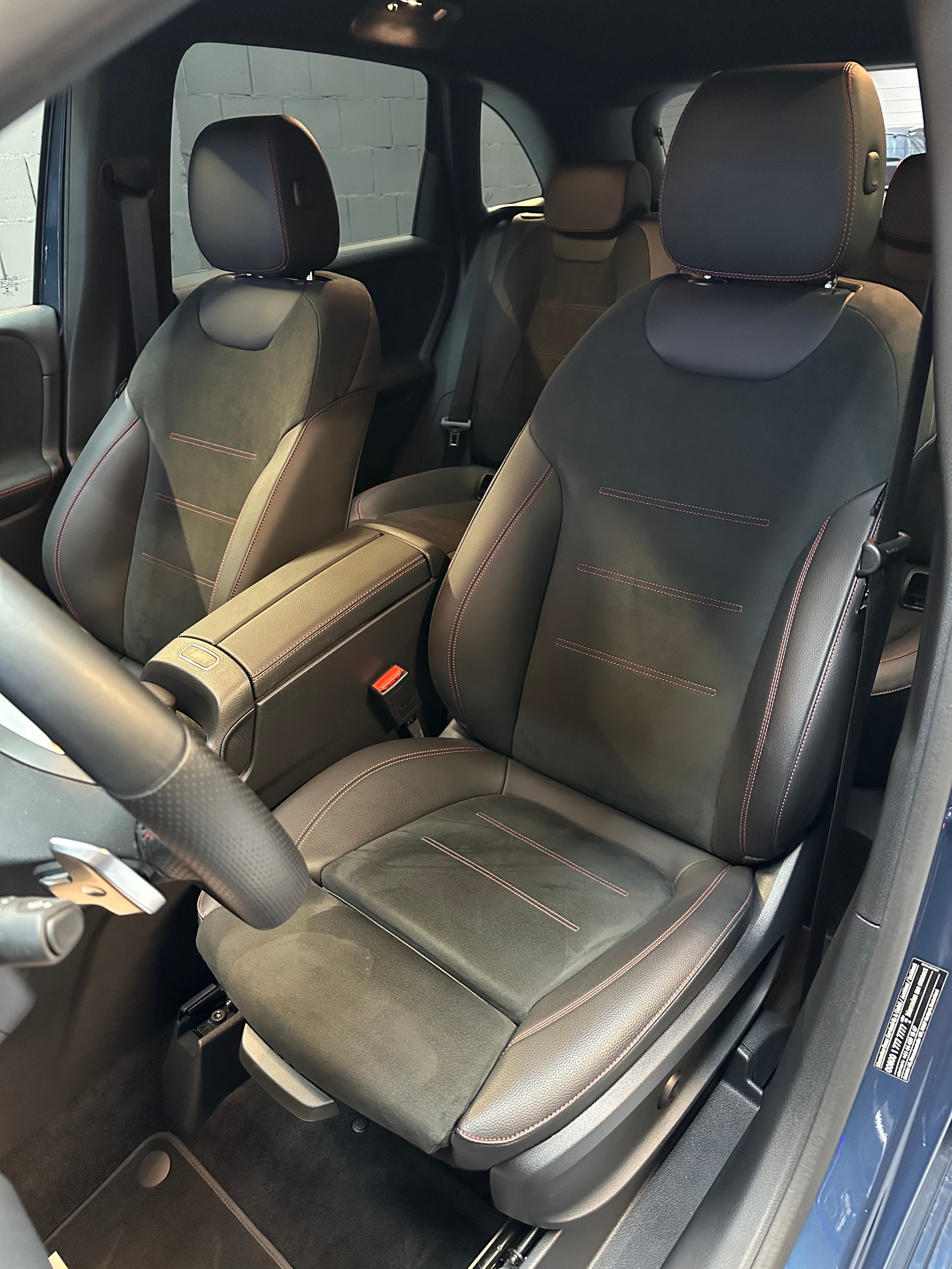 MERCEDES-BENZ B 200 AMG Line 7G-DCT // Carbone // Burmester // VĂ©hicule🇨đź‡Service gratuit // Leasing dès 420.- // Garantie-image-8