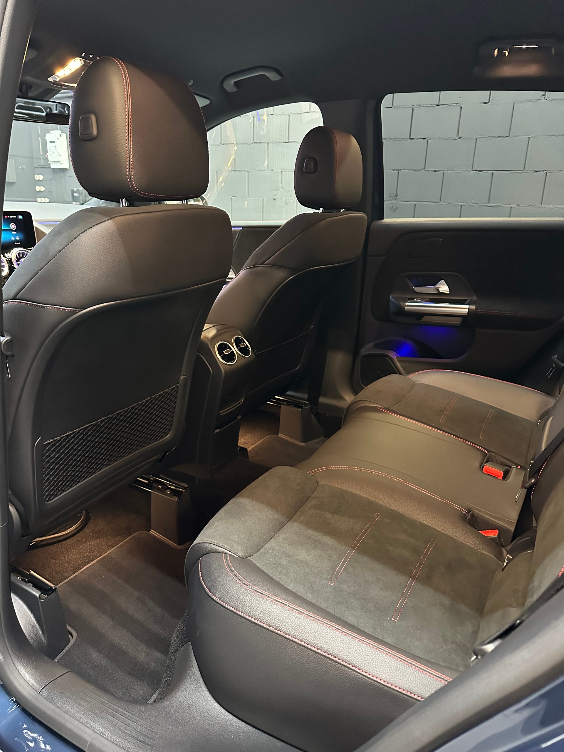 MERCEDES-BENZ B 200 AMG Line 7G-DCT // Carbone // Burmester // VĂ©hicule🇨đź‡Service gratuit // Leasing dès 420.- // Garantie-image-12