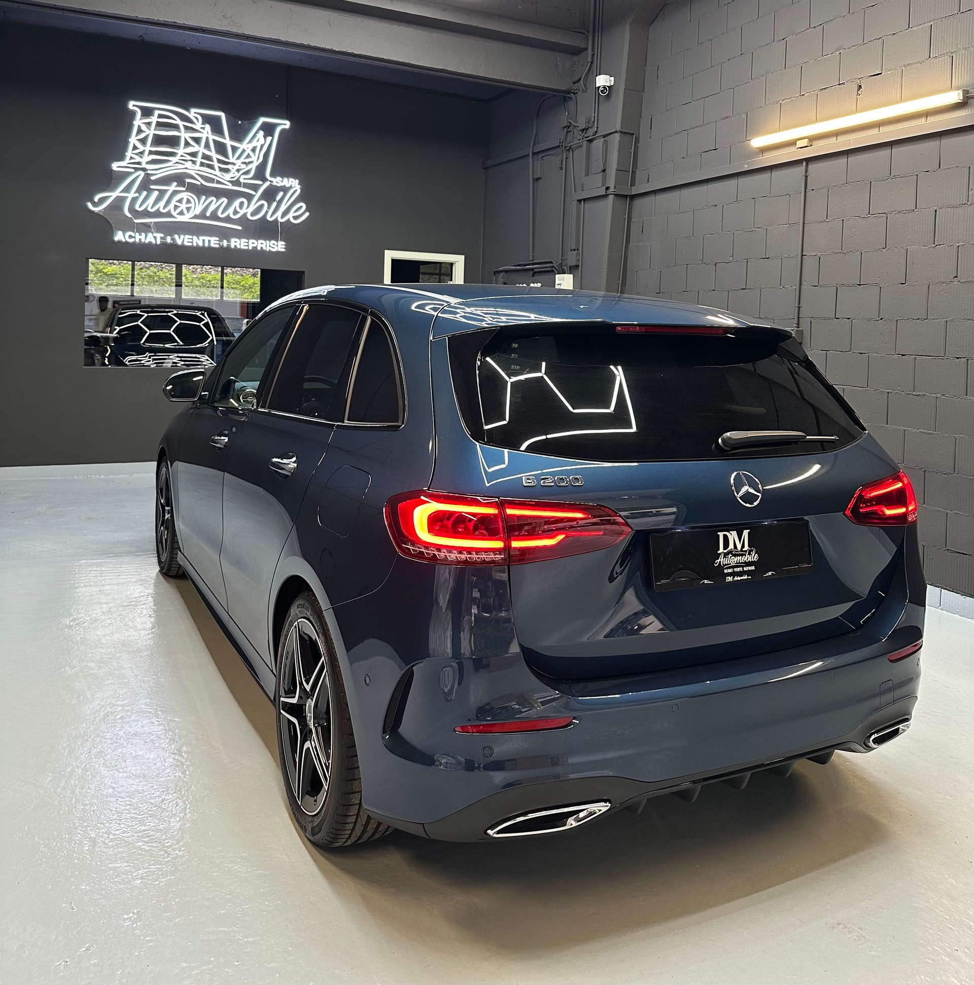 MERCEDES-BENZ B 200 AMG Line 7G-DCT // Carbone // Burmester // VĂ©hicule🇨đź‡Service gratuit // Leasing dès 420.- // Garantie-image-6
