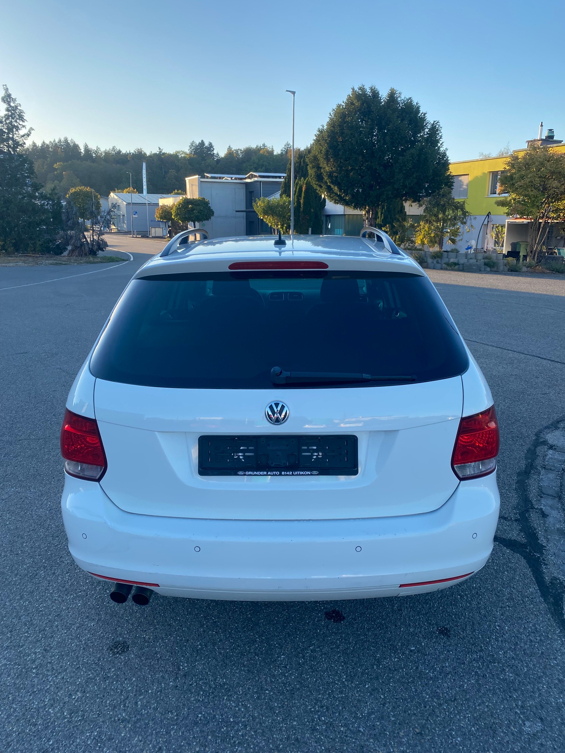 VW Golf Variant 1.6 TDI Comfortline 4Motion-image-3