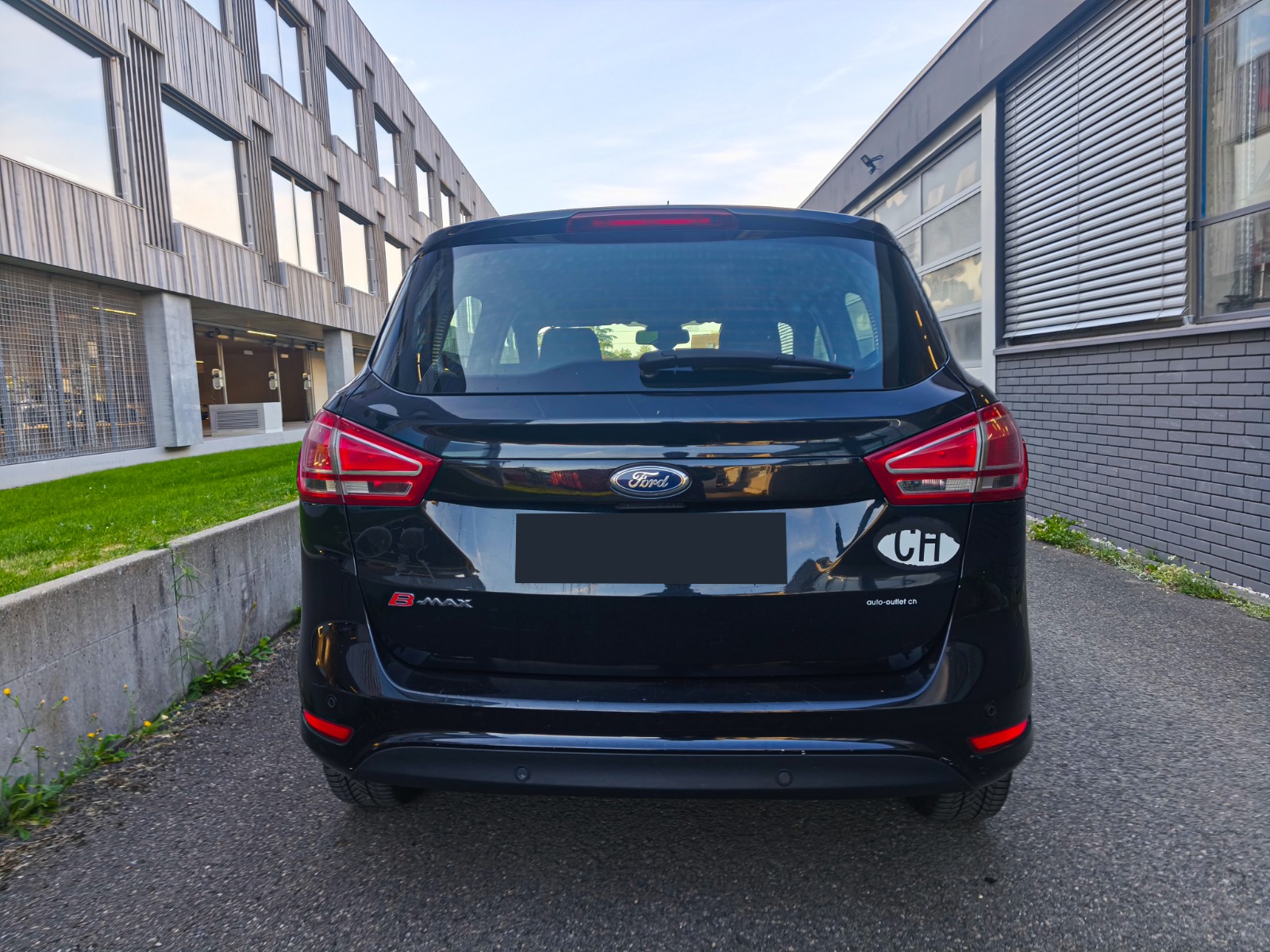 FORD B-Max 1.6 Ti-VCT Titanium PowerShift-image-4
