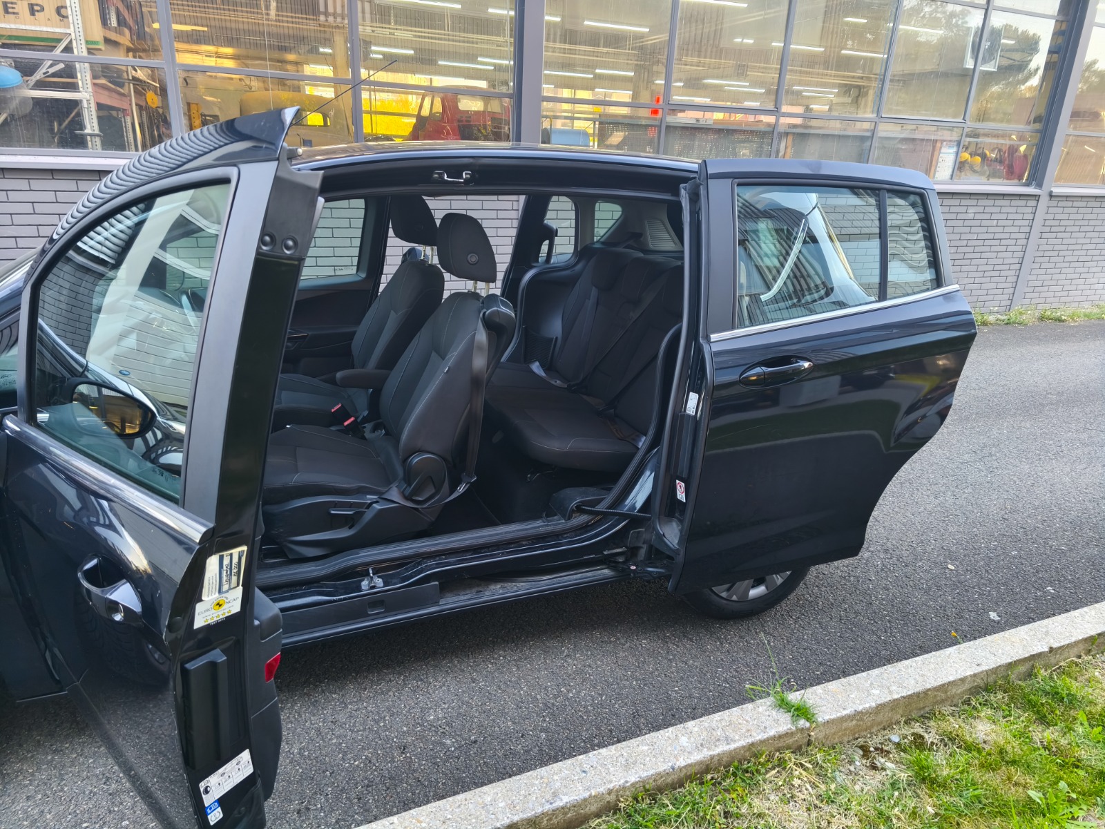 FORD B-Max 1.6 Ti-VCT Titanium PowerShift-image-9