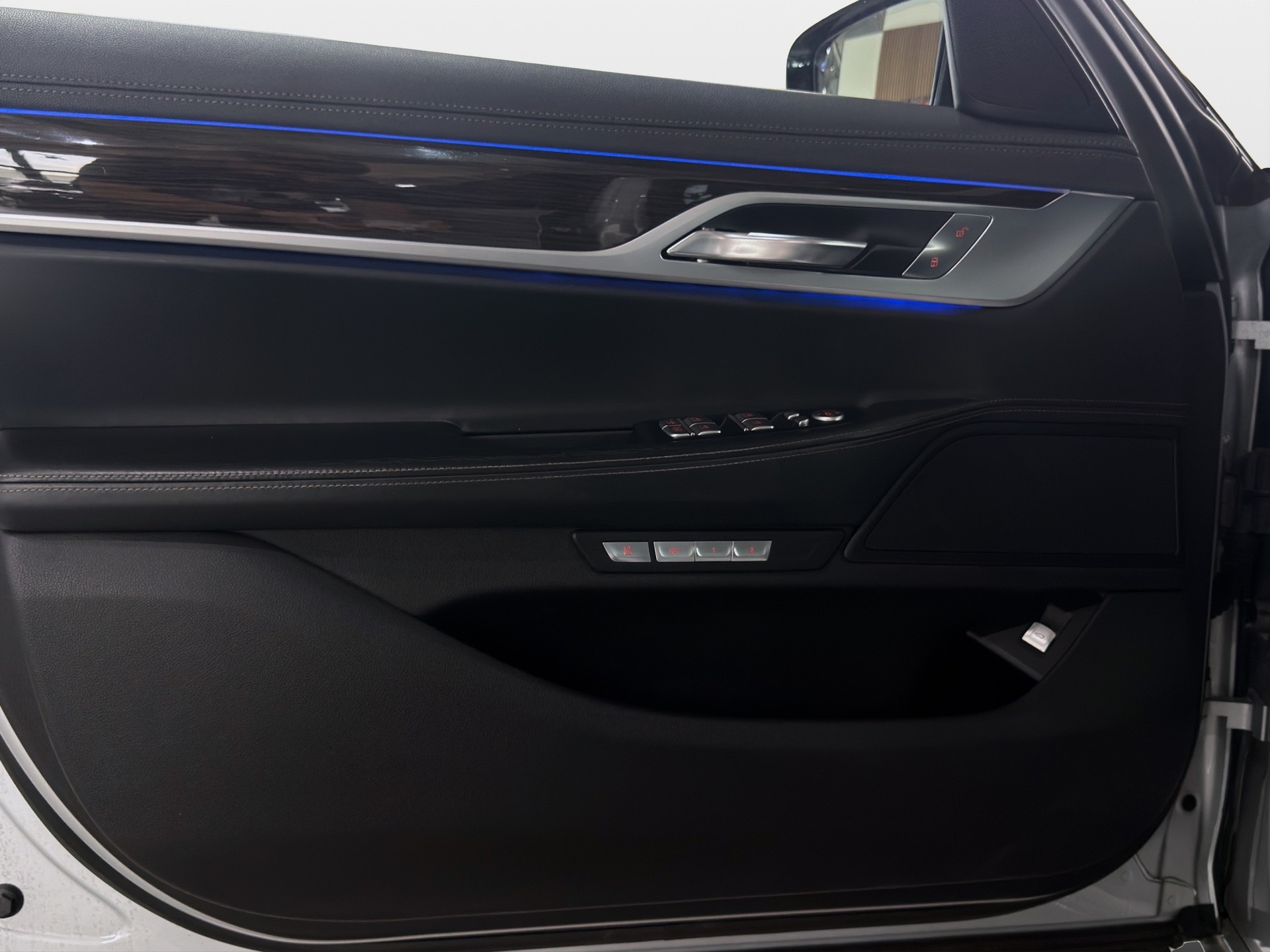 BMW 730d xDrive Steptronic*Frisch ab MFK,1 Jahr oder 20'000km Garantie auf Motor und Getriebe*-image-11