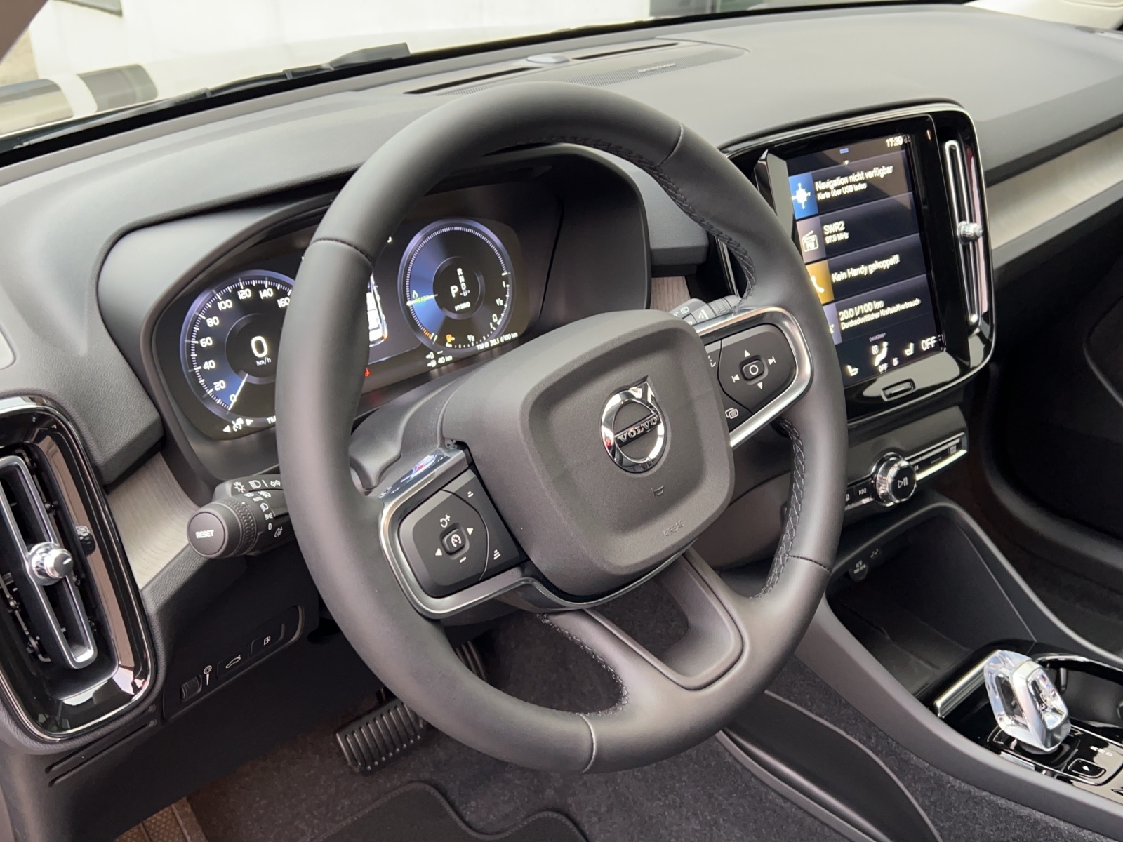 VOLVO XC40 1.5 T5 PiH Inscription-showroom-element-3