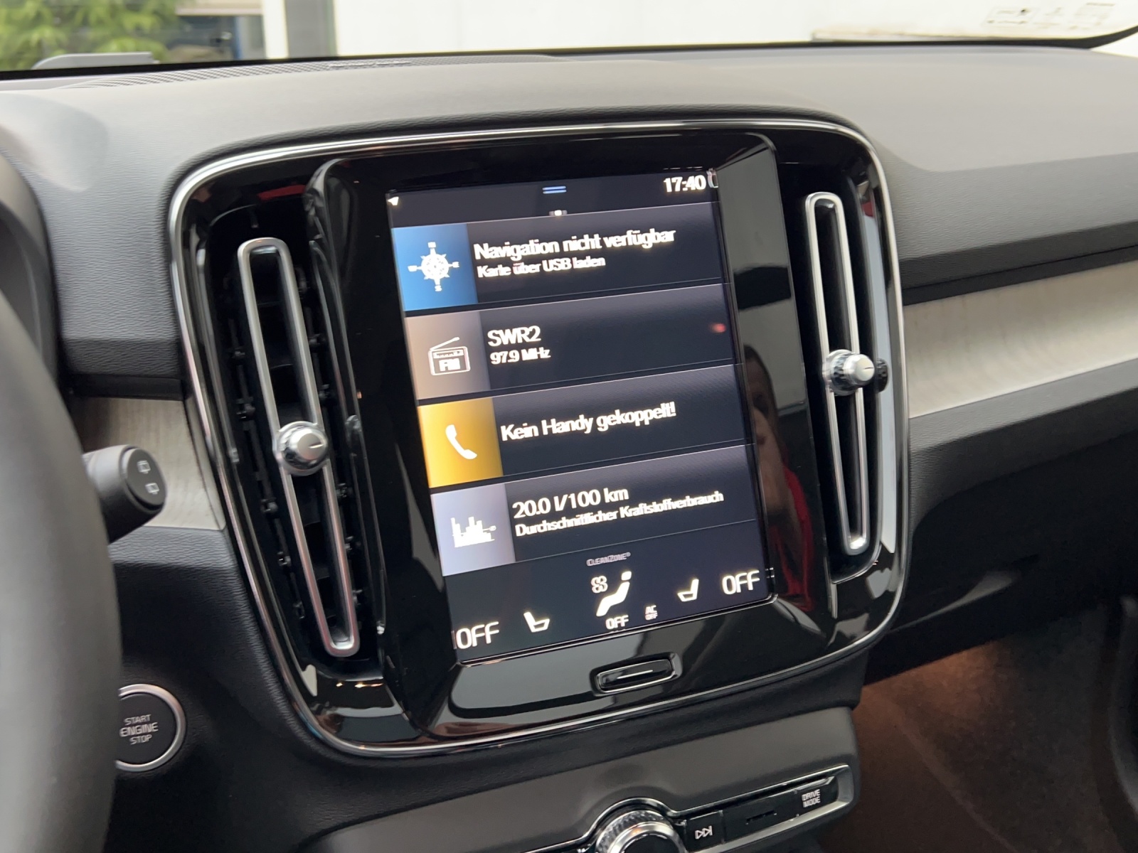 VOLVO XC40 1.5 T5 PiH Inscription-image-7