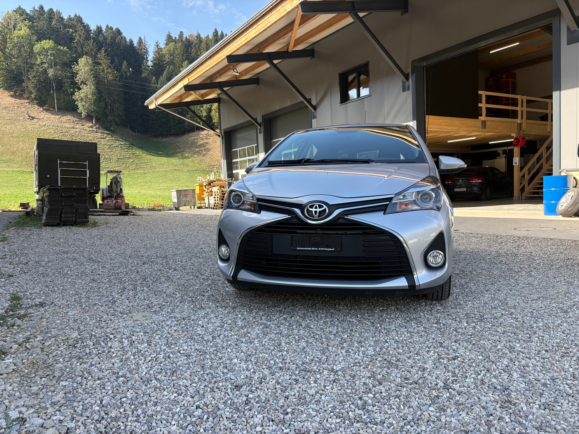 TOYOTA Yaris 1.33 Luna-image-2