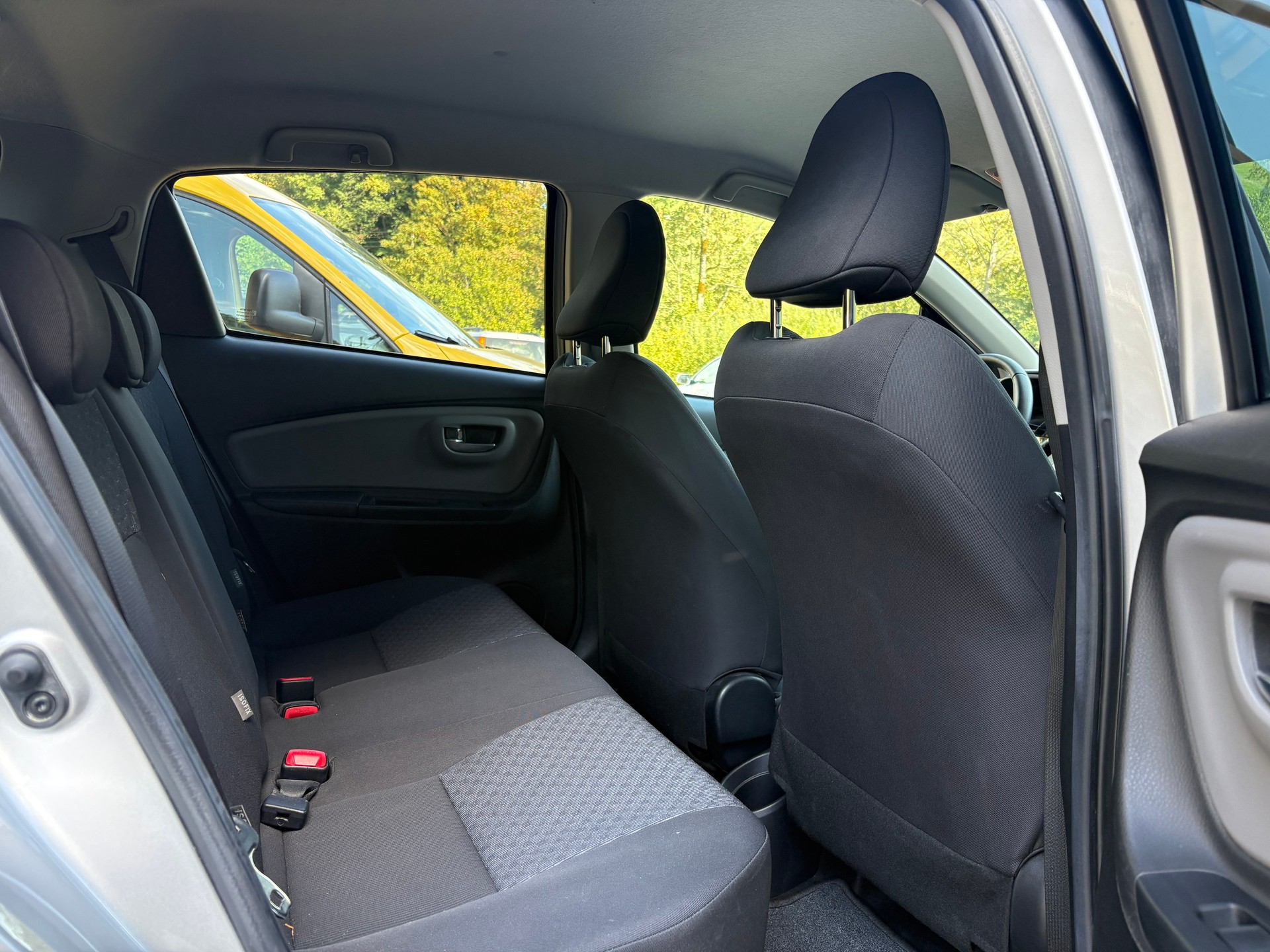 TOYOTA Yaris 1.33 Luna-image-10