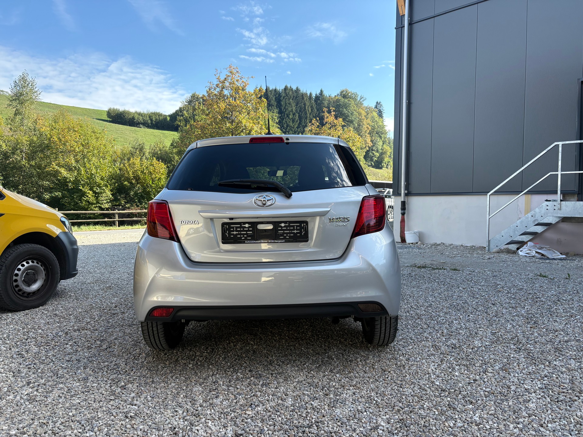 TOYOTA Yaris 1.33 Luna-image-5