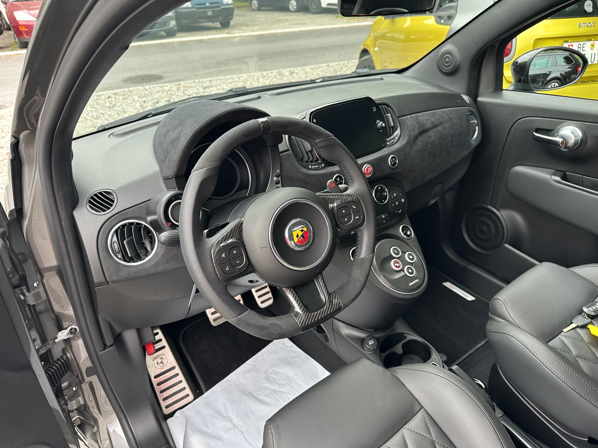 FIAT 695 1.4 16V Turbo Abarth 695 Turismo Dualogic-image-9
