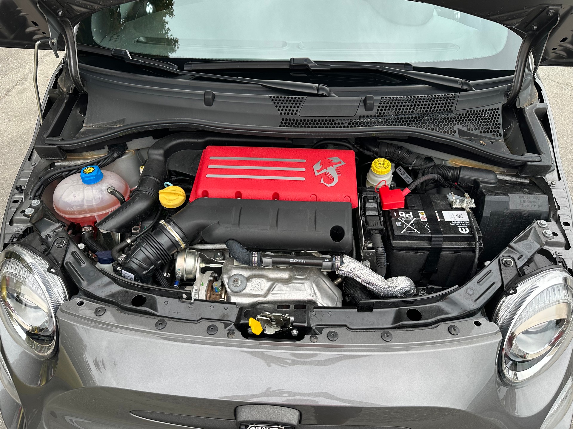 FIAT 695 1.4 16V Turbo Abarth 695 Turismo Dualogic-image-16