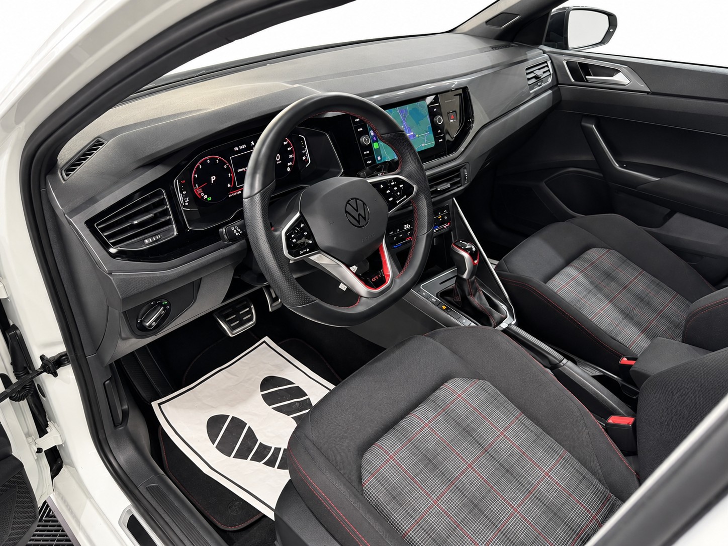 VW Polo 2.0 TSI GTI DSG * iQ-Light *-image-8