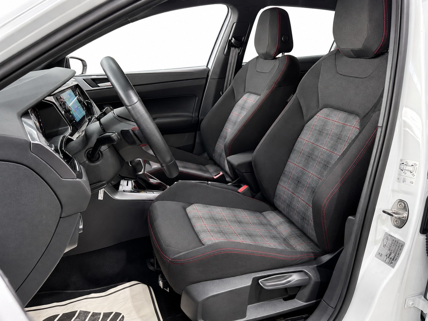 VW Polo 2.0 TSI GTI DSG * iQ-Light *-image-10