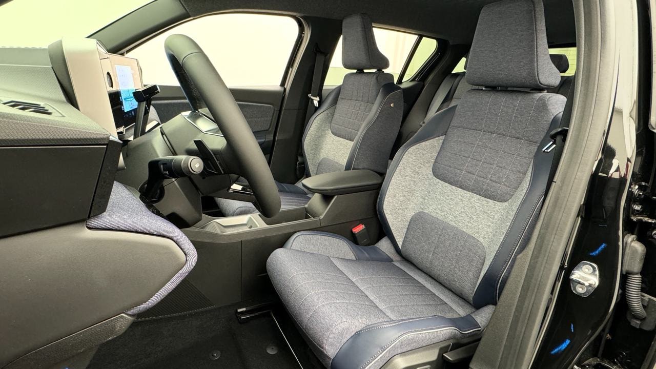 RENAULT R4 E-Tech Comfort Range 52 kWh Techno-image-4
