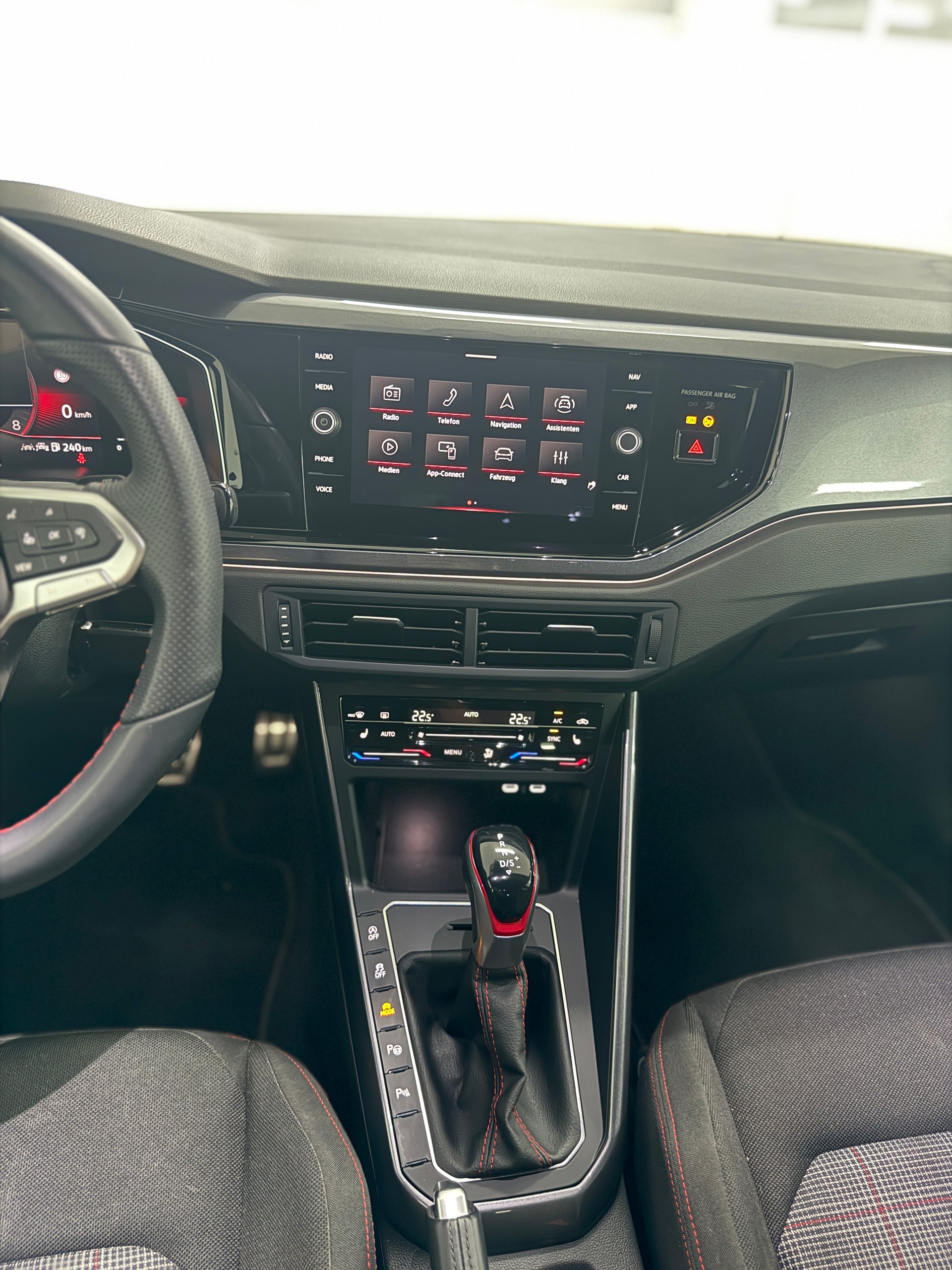 VW Polo 2.0 TSI GTI DSG-image-11