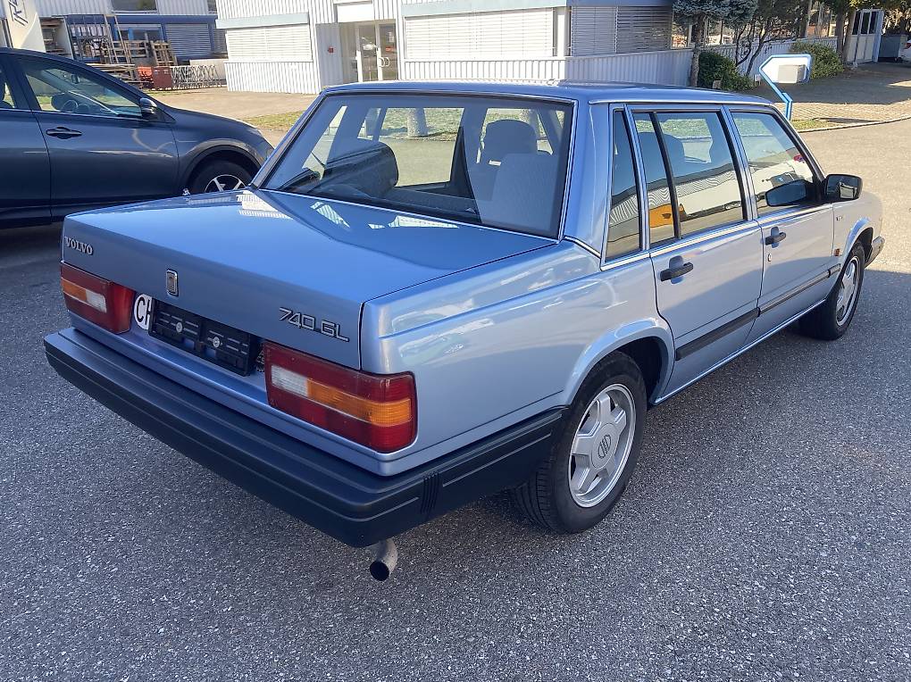 VOLVO 740-image-1