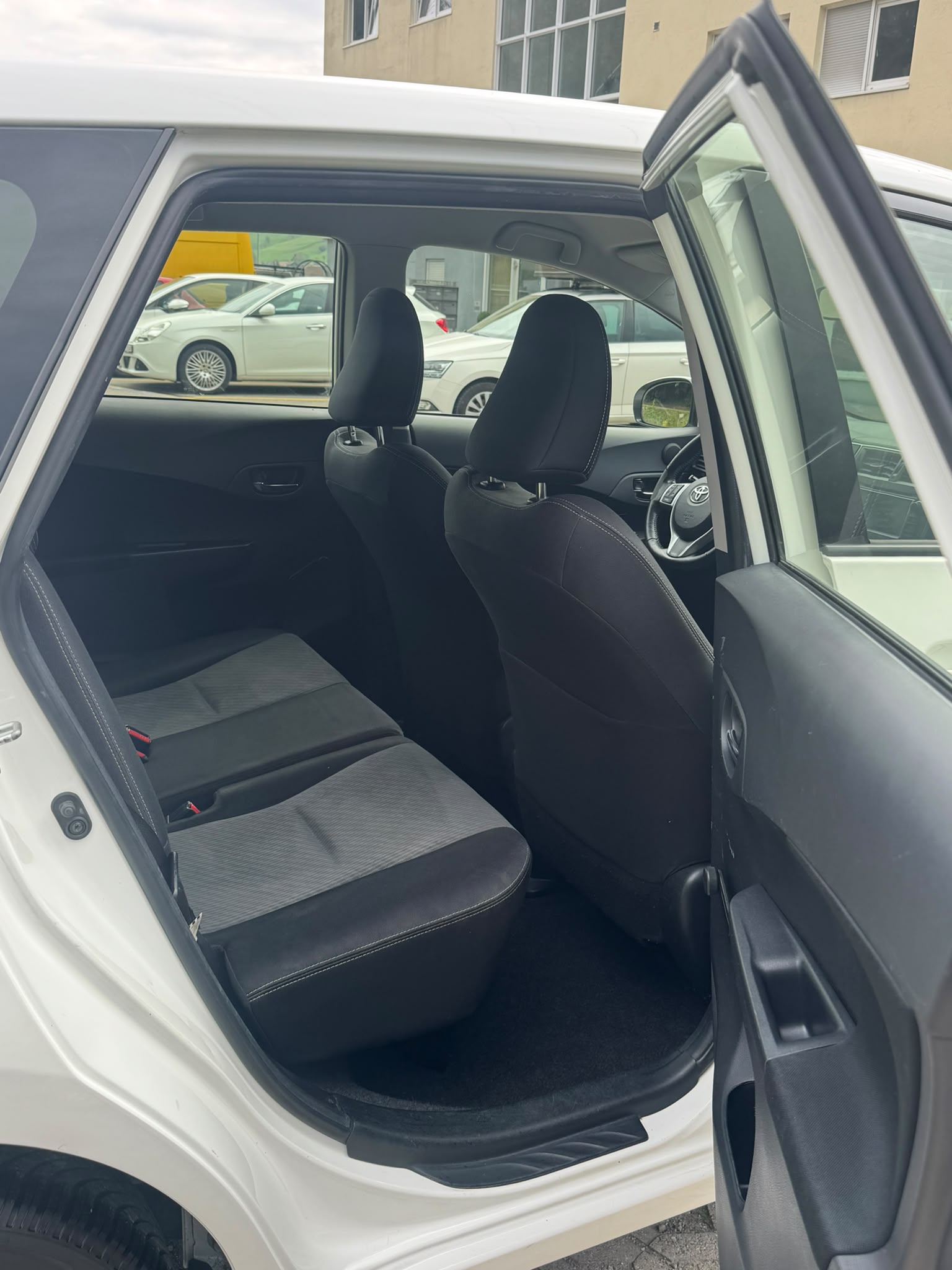 TOYOTA Verso-S 1.33 Linea Luna Multidrive S-image-9