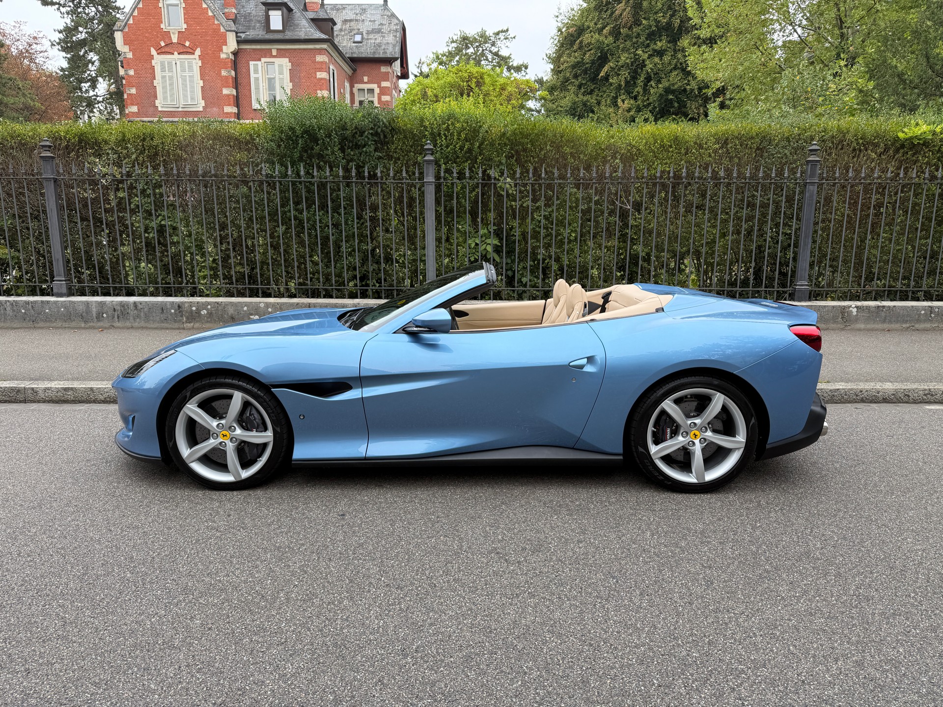 FERRARI Portofino 3.9 V8 T-image-2