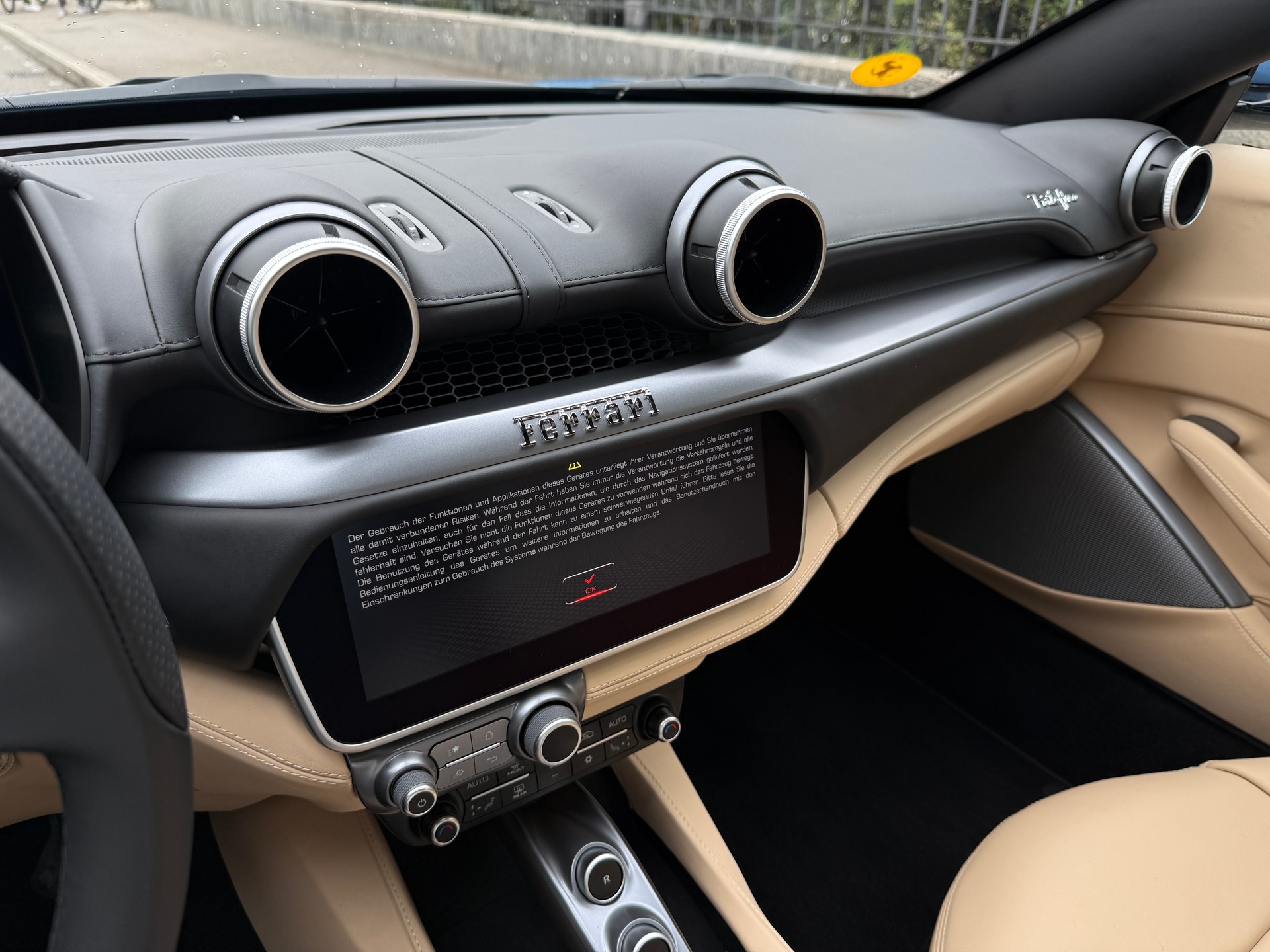 FERRARI Portofino 3.9 V8 T-image-7