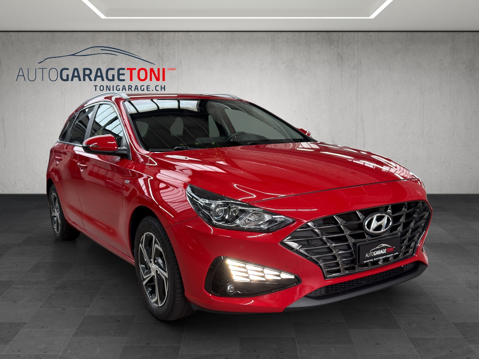 HYUNDAI i30 Wagon 1.6 CRDi Amplia 48V MH DCT-image-1